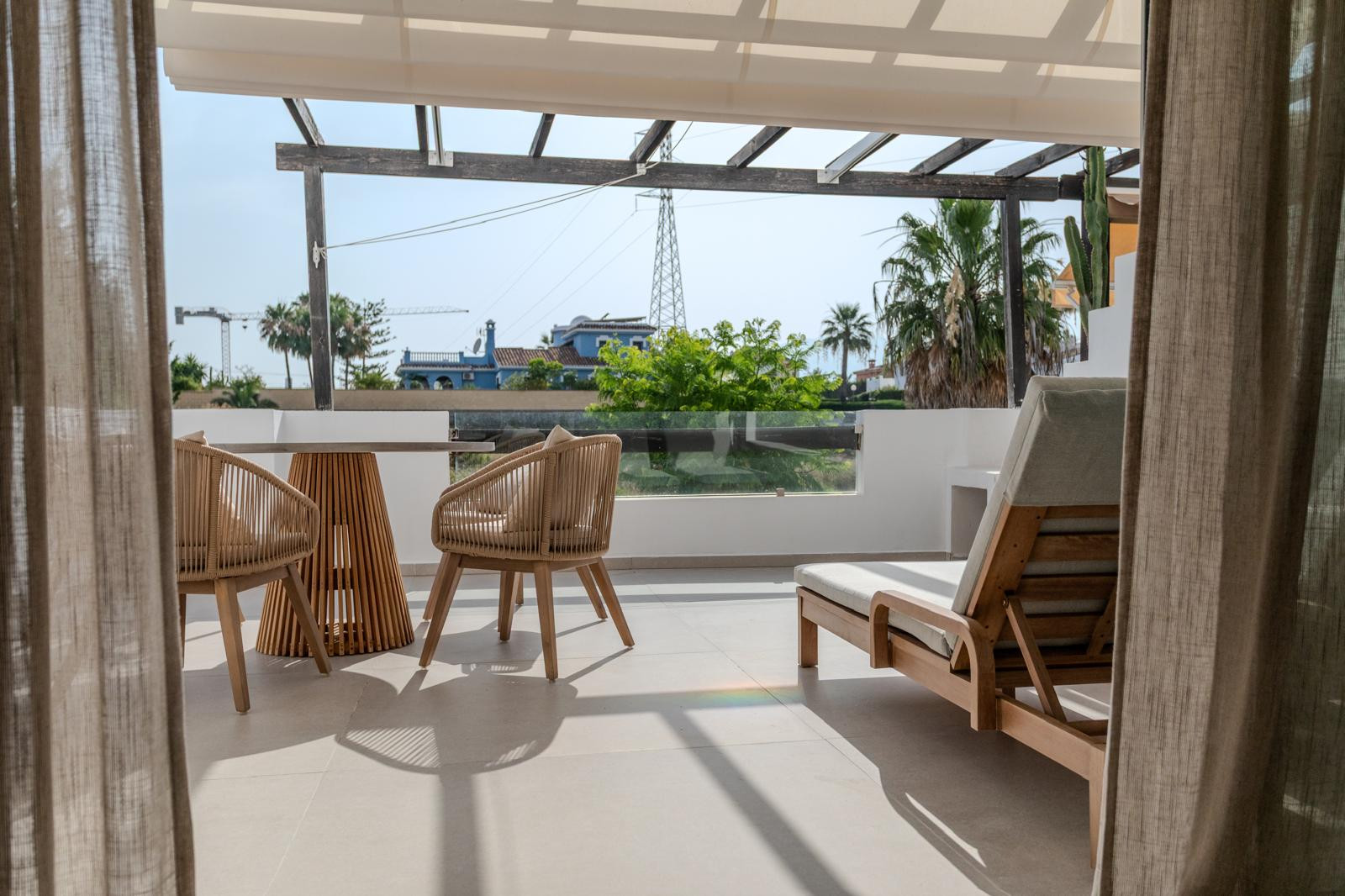 Elegant Fully Renovated Home (2025) with High-End Finishes and Spacious Terraces · Photo 14