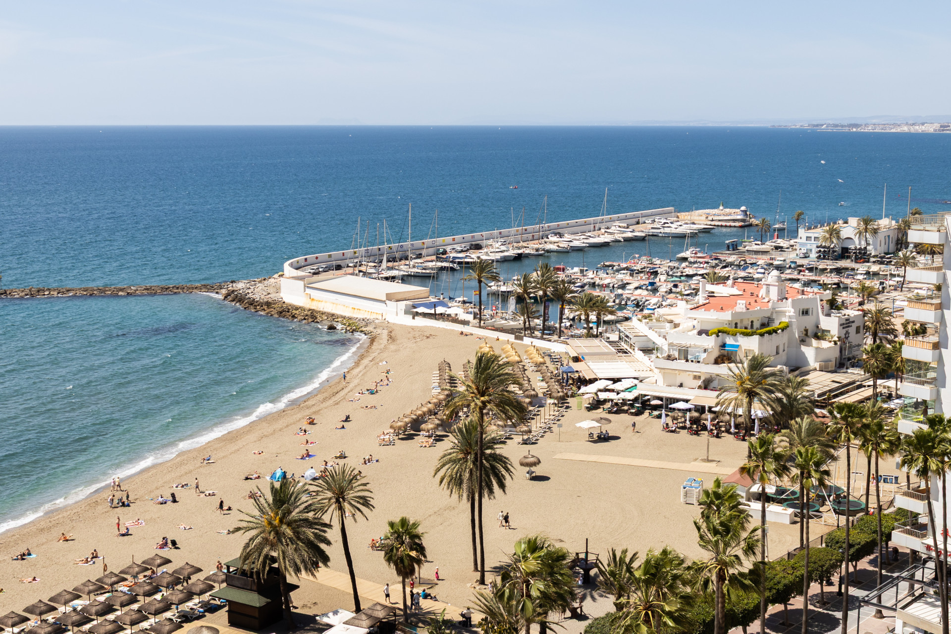Beachfront apartment in the heart of Marbella · Photo 17