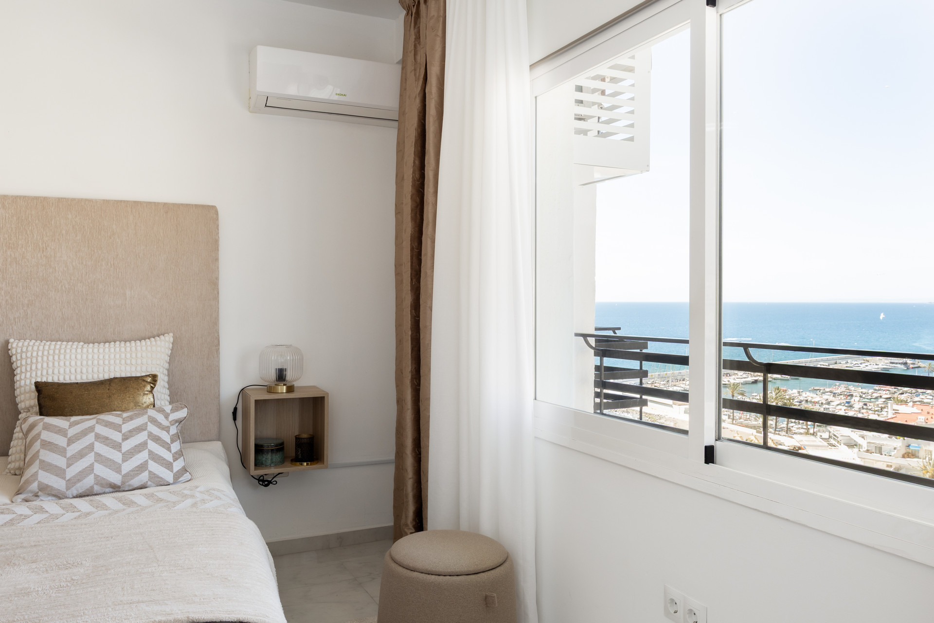 Beachfront apartment in the heart of Marbella · Photo 11