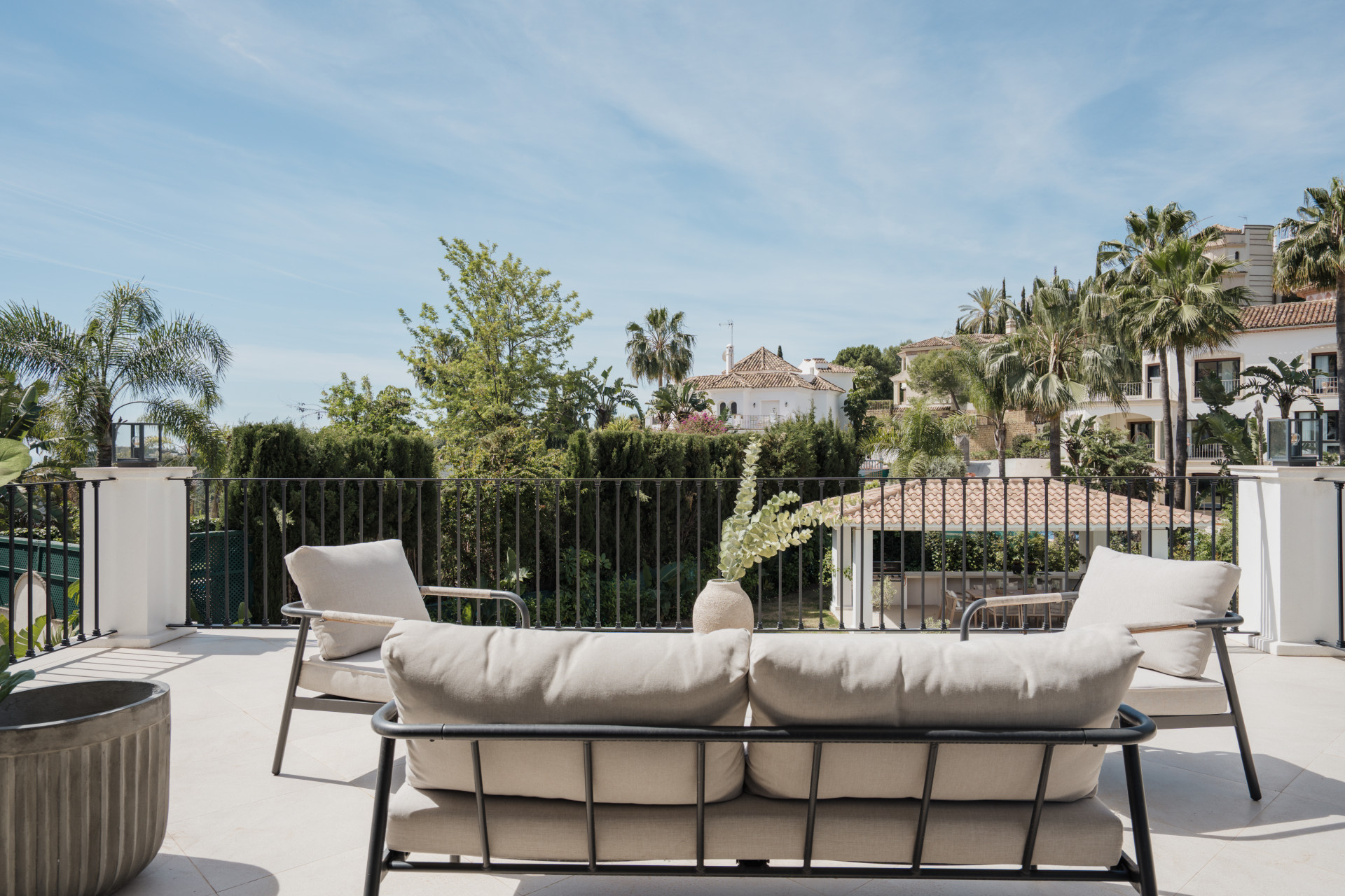 Stunning newly built family villa in Los Arqueros · Photo 22