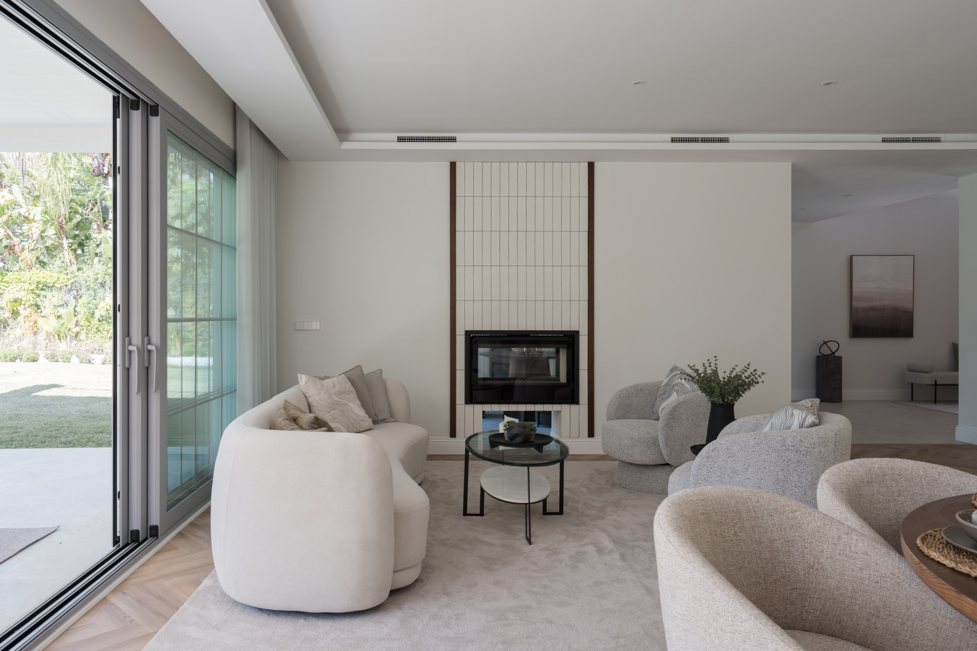 Stunning newly built family villa in Los Arqueros · Photo 13