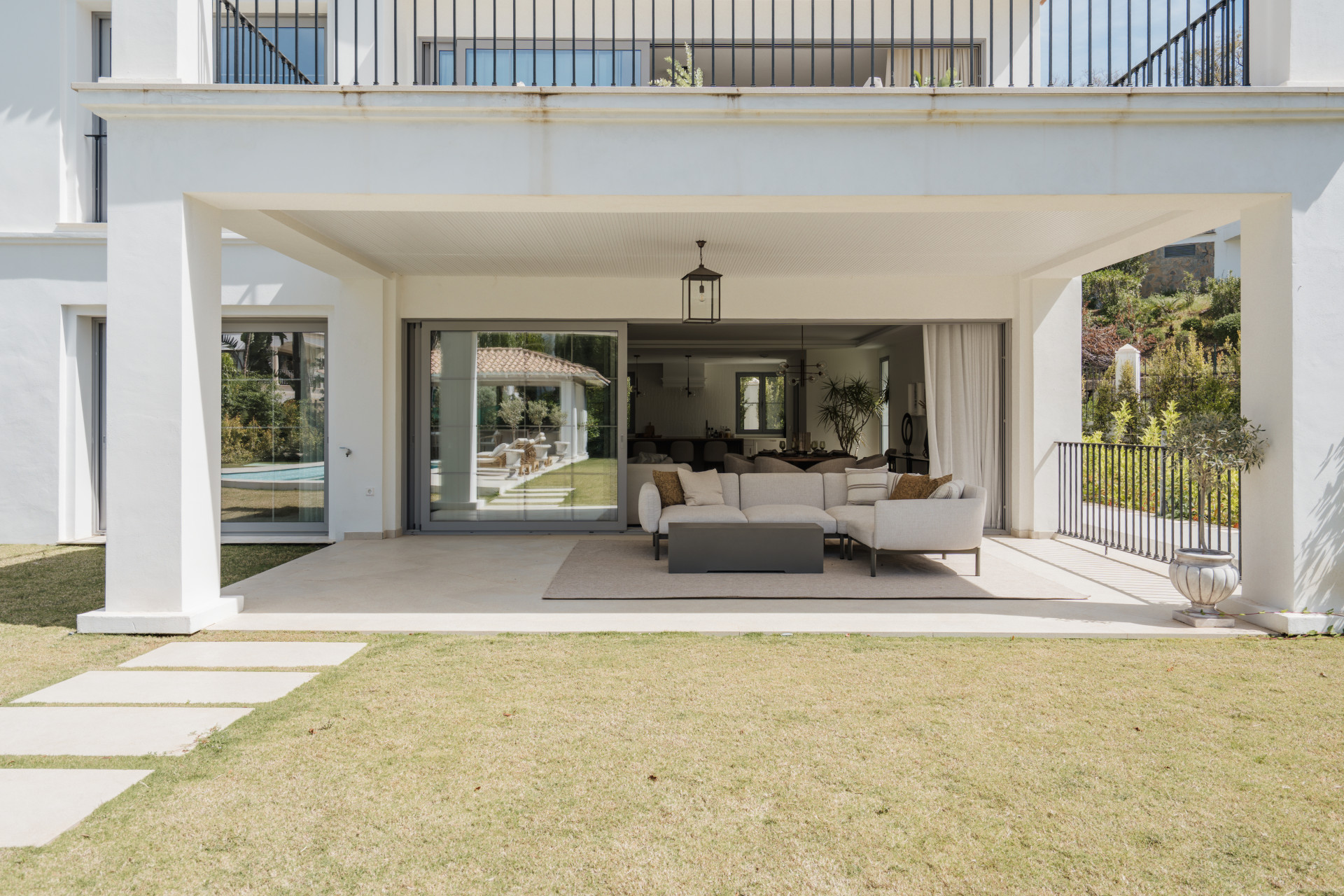 Stunning newly built family villa in Los Arqueros · Photo 16