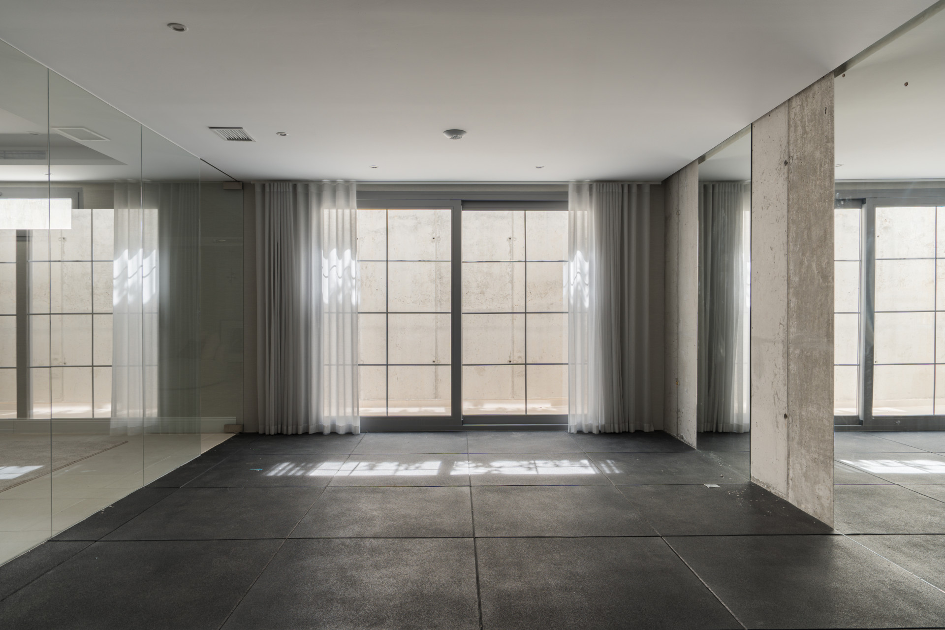 Stunning newly built family villa in Los Arqueros · Photo 40