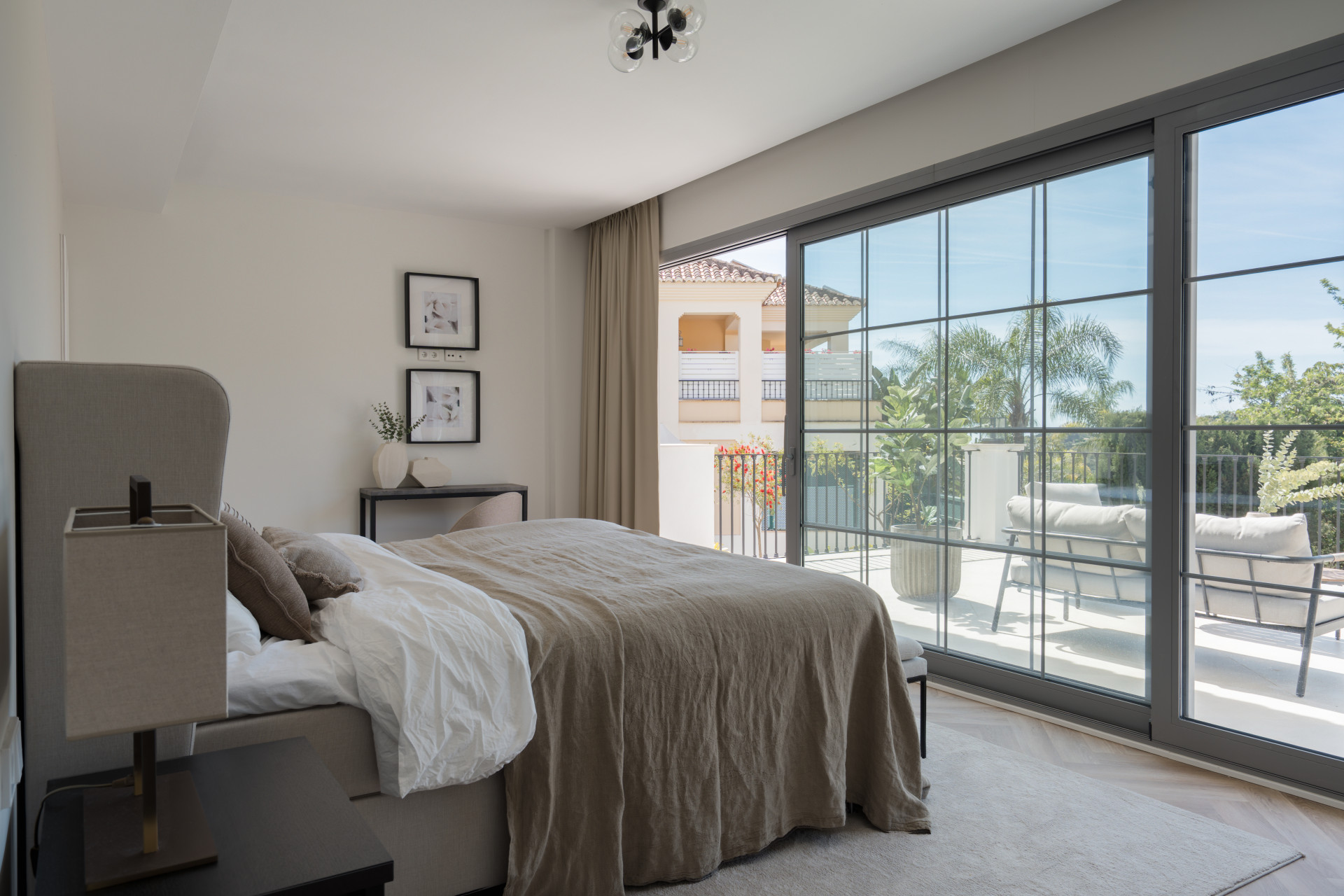 Stunning newly built family villa in Los Arqueros · Photo 21