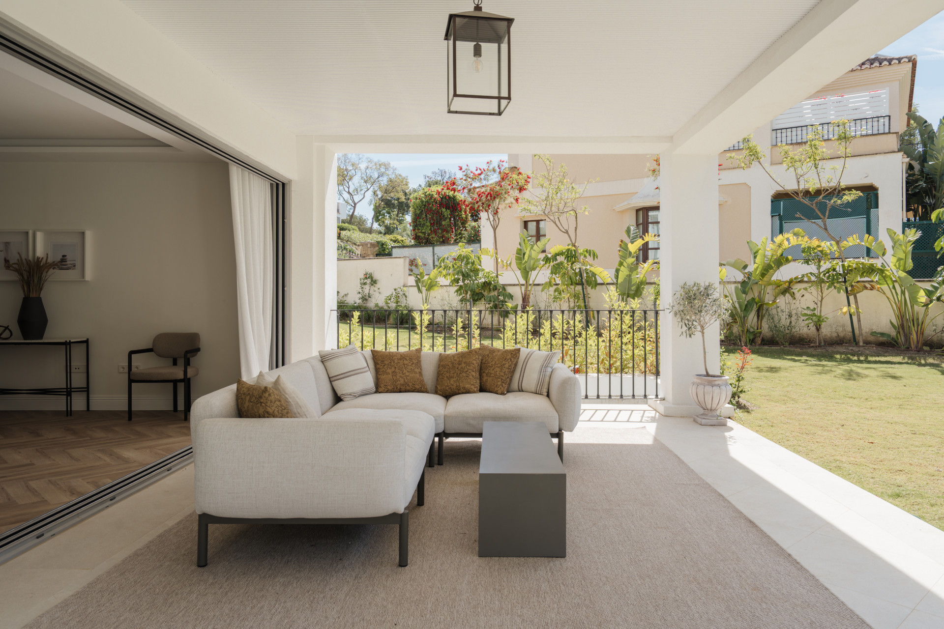 Stunning newly built family villa in Los Arqueros · Photo 15