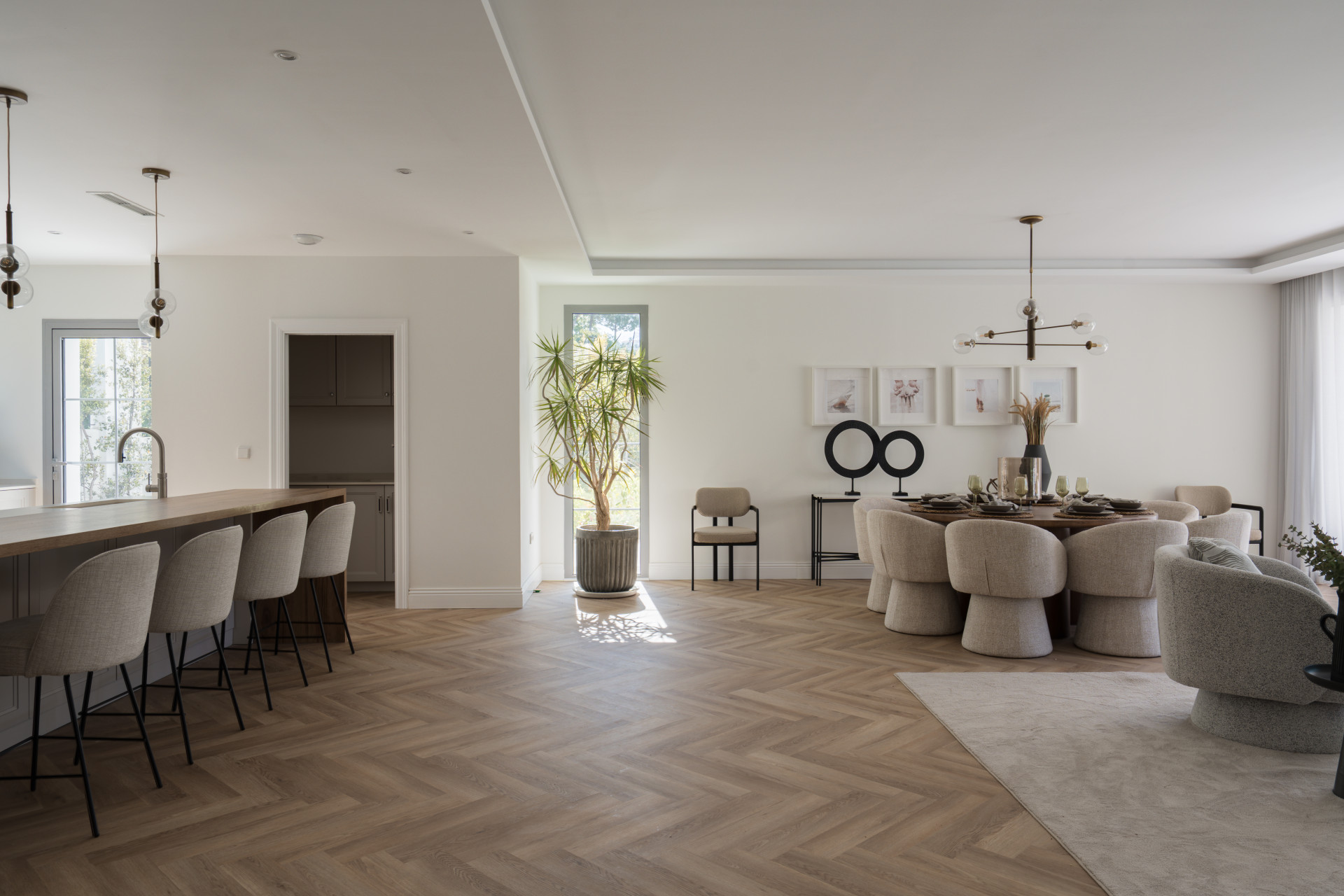 Stunning newly built family villa in Los Arqueros · Photo 8