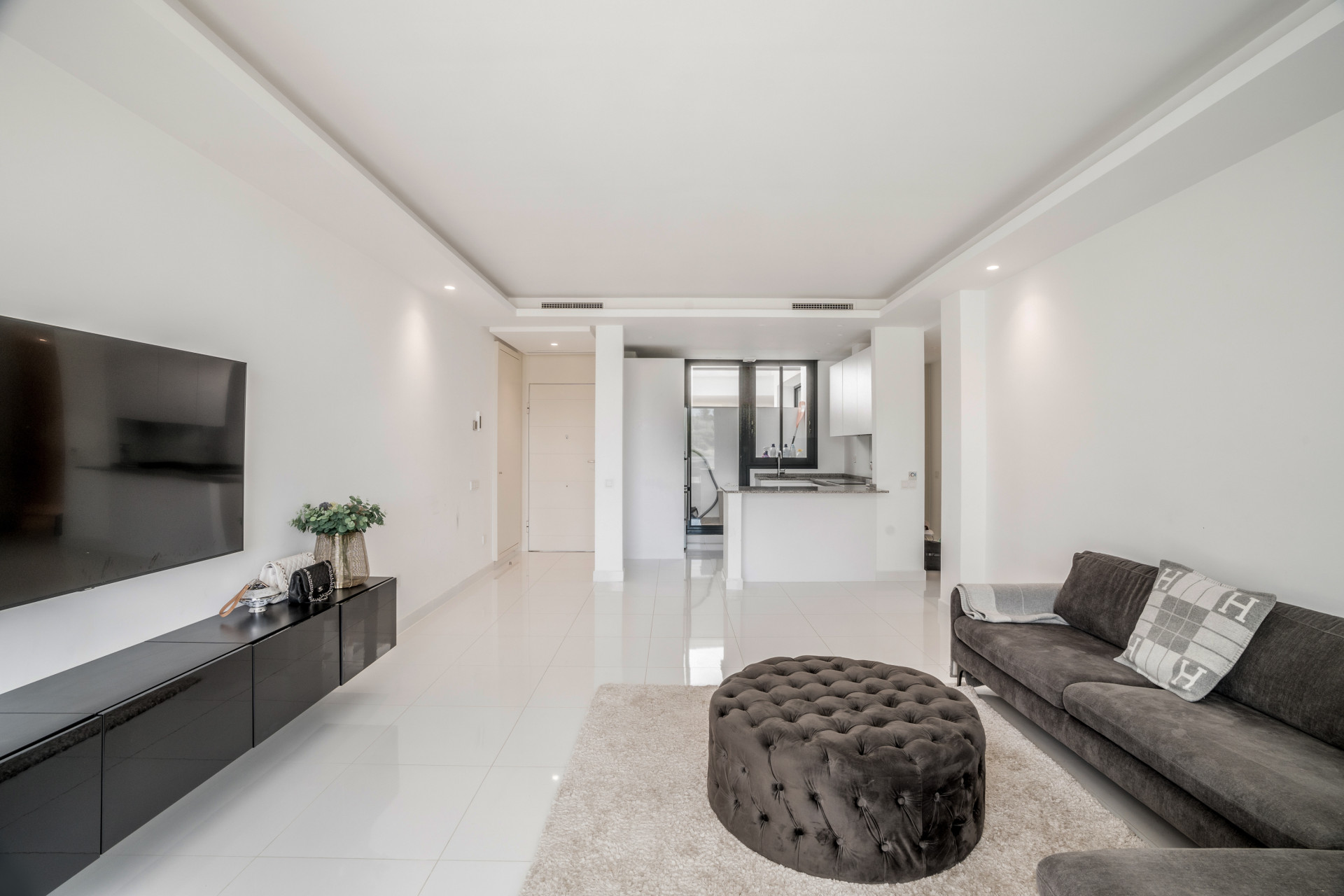 Luxury 2-Bedroom Penthouse with Panoramic Sea & Golf Views – Atalaya Hills · Photo 19