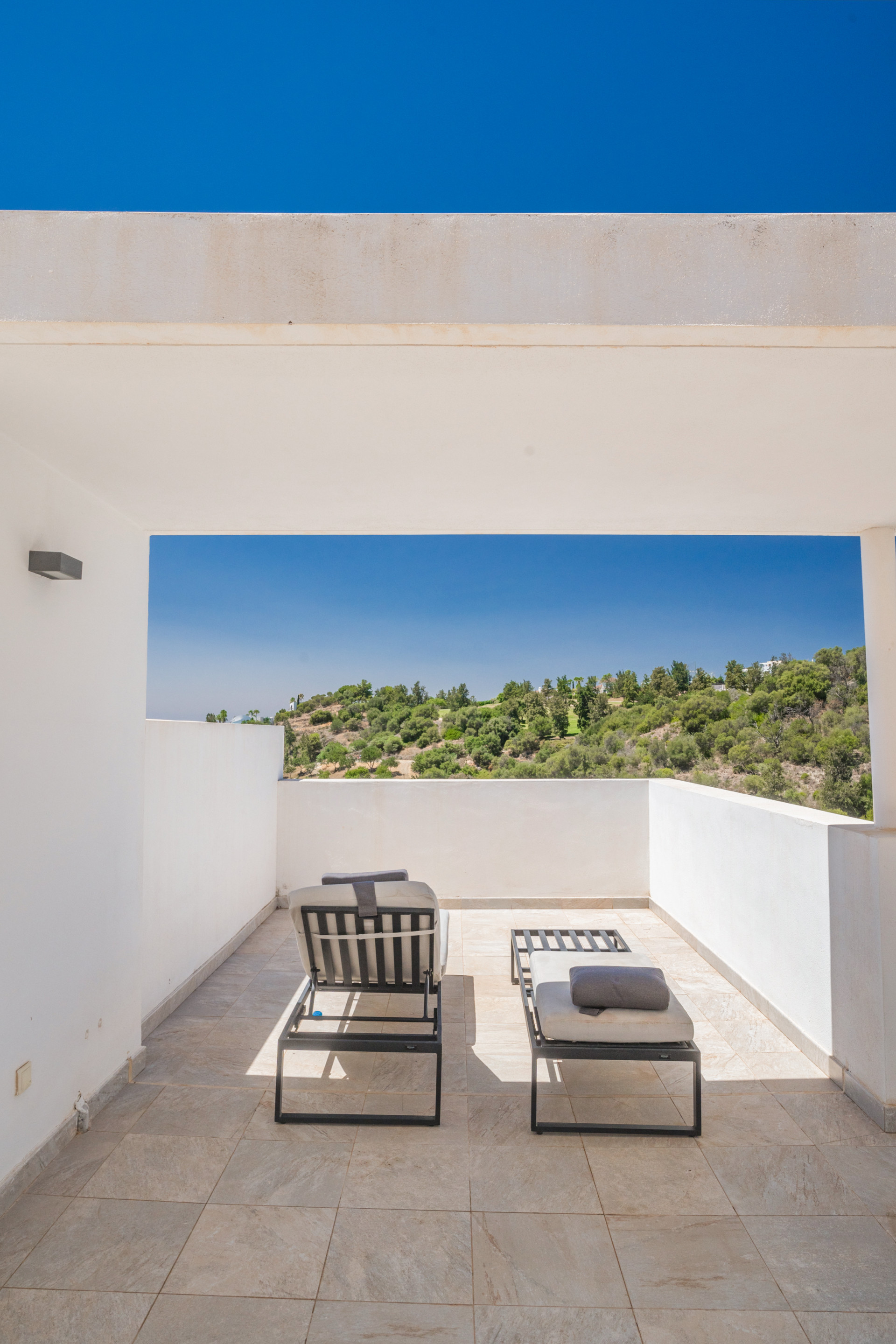 Luxury 2-Bedroom Penthouse with Panoramic Sea & Golf Views – Atalaya Hills · Photo 17