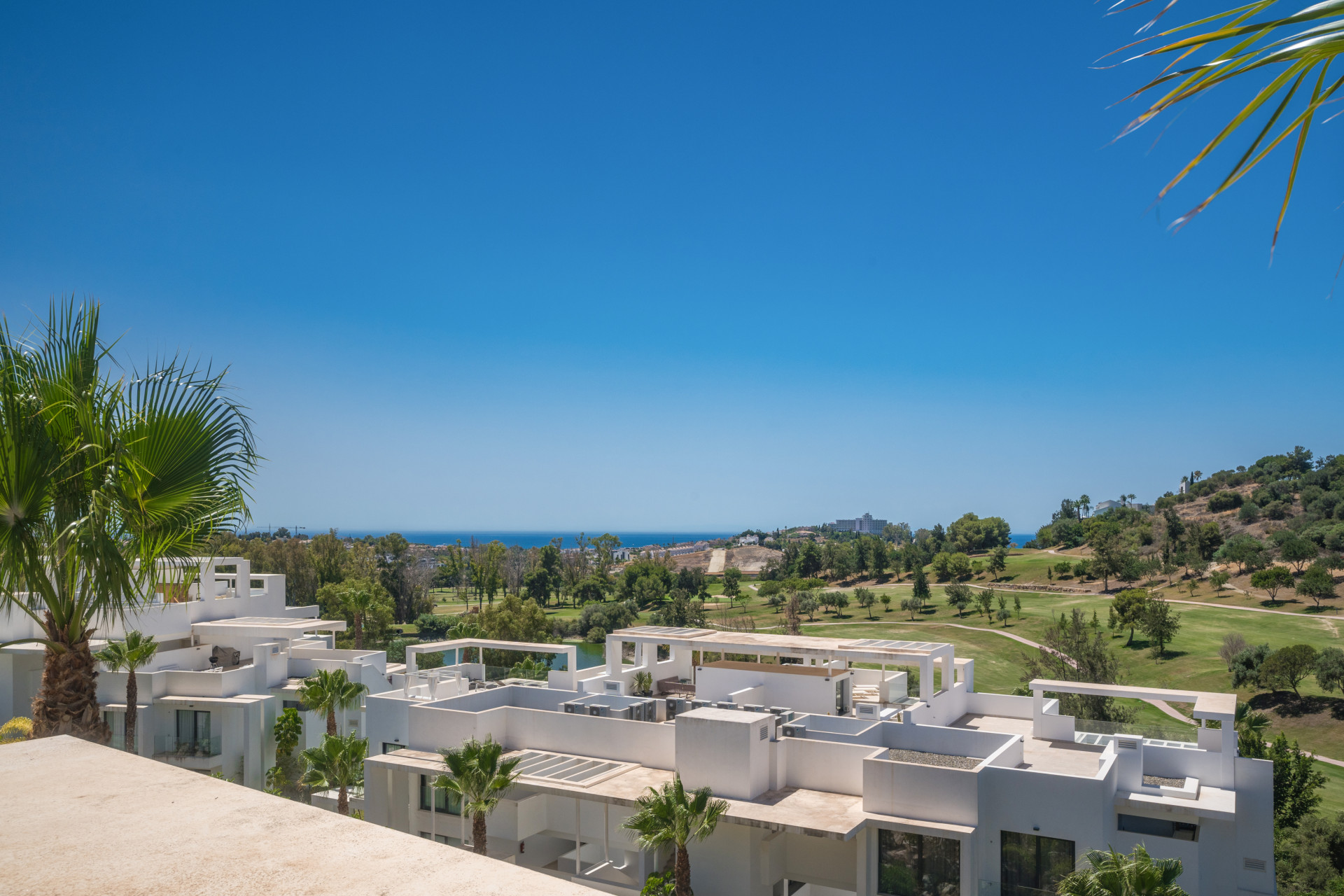 Luxury 2-Bedroom Penthouse with Panoramic Sea & Golf Views – Atalaya Hills · Photo 26