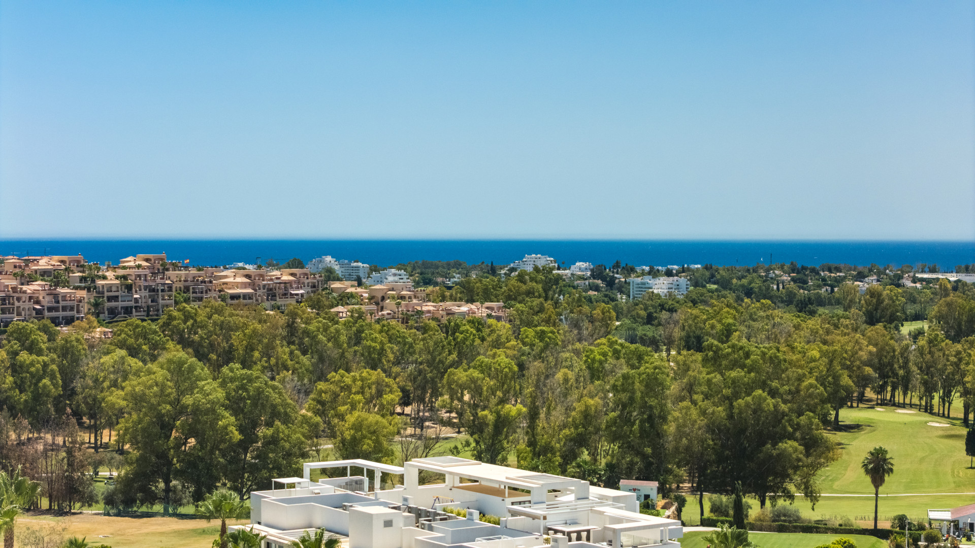 Luxury 2-Bedroom Penthouse with Panoramic Sea & Golf Views – Atalaya Hills · Photo 37