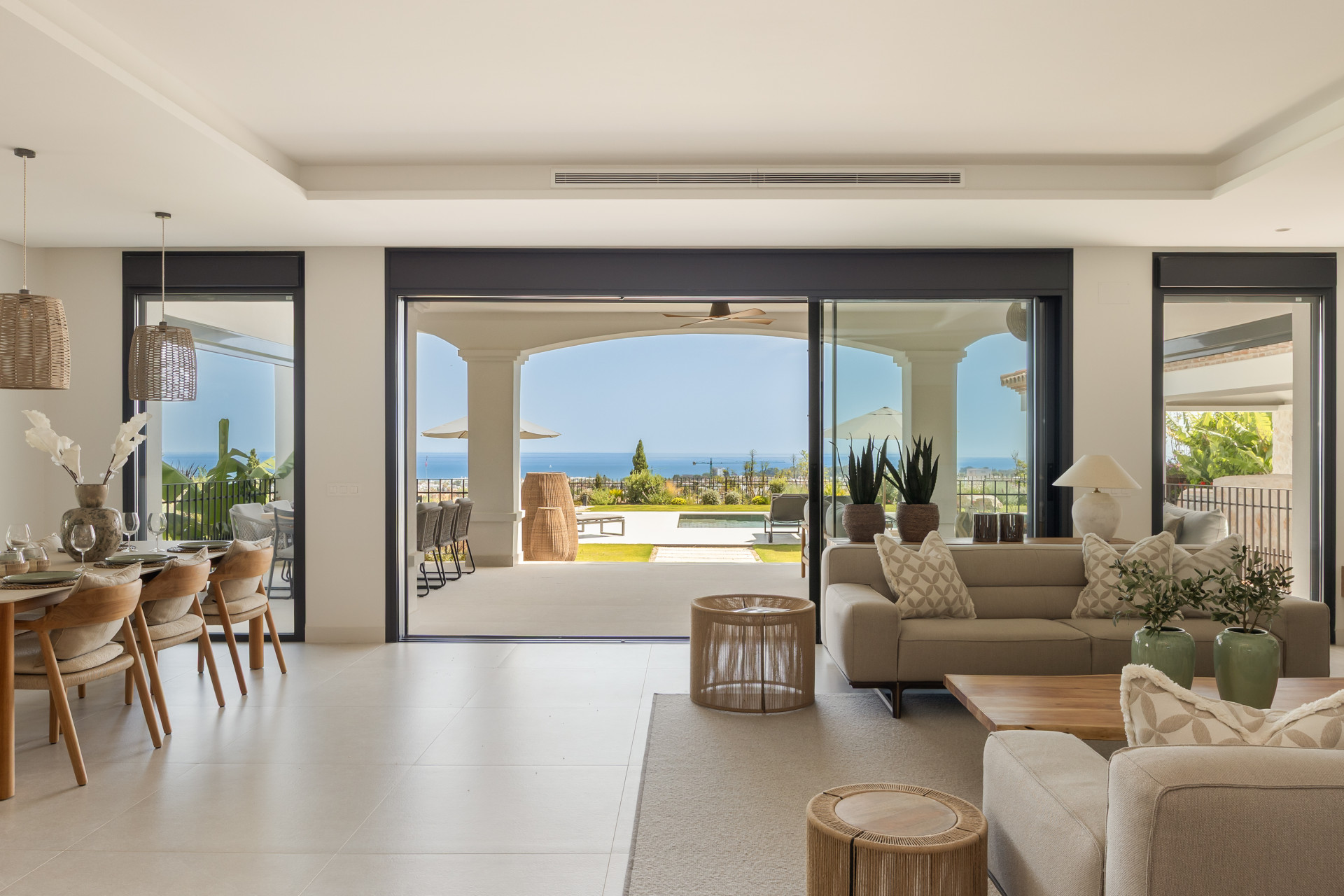 Exquisite Modern Andalusian Masterpiece with Panoramic Sea Views – Los Flamingos, Benahavís · Photo 5