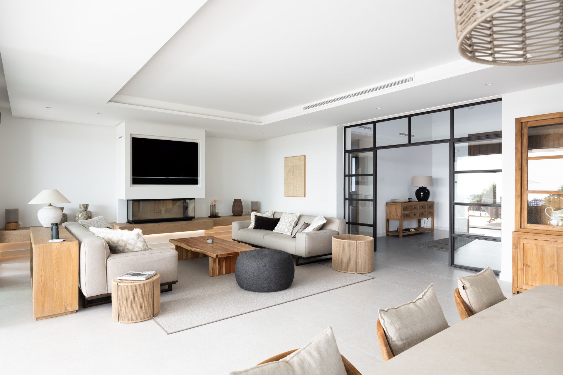 Exquisite Modern Andalusian Masterpiece with Panoramic Sea Views – Los Flamingos, Benahavís · Photo 11