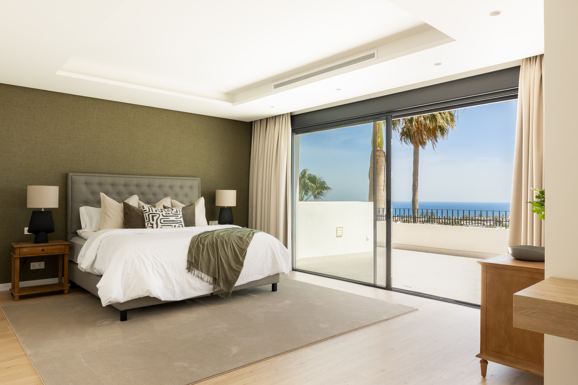 Exquisite Modern Andalusian Masterpiece with Panoramic Sea Views – Los Flamingos, Benahavís · Photo 12