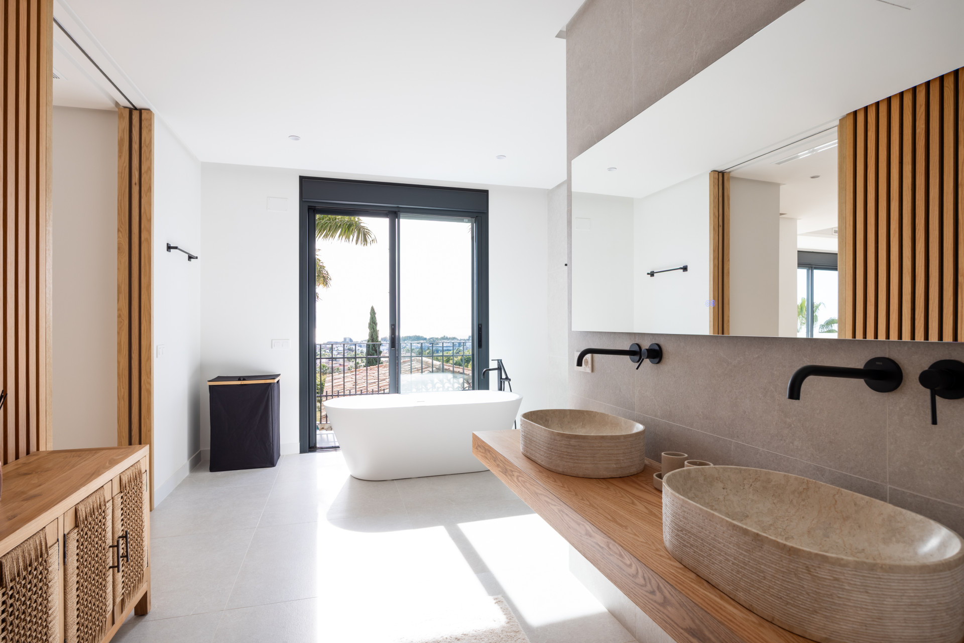 Exquisite Modern Andalusian Masterpiece with Panoramic Sea Views – Los Flamingos, Benahavís · Photo 17