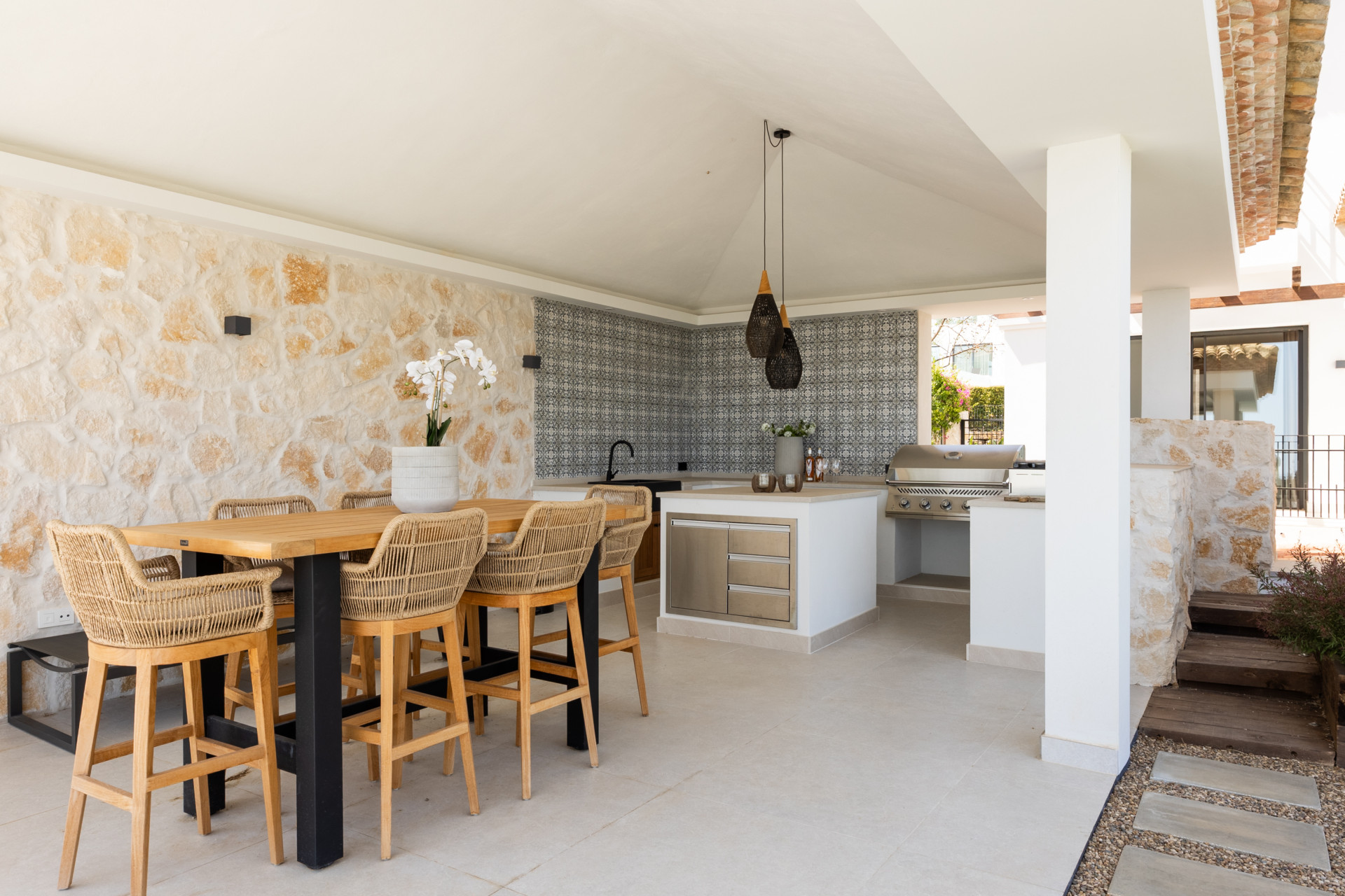 Exquisite Modern Andalusian Masterpiece with Panoramic Sea Views – Los Flamingos, Benahavís · Photo 11
