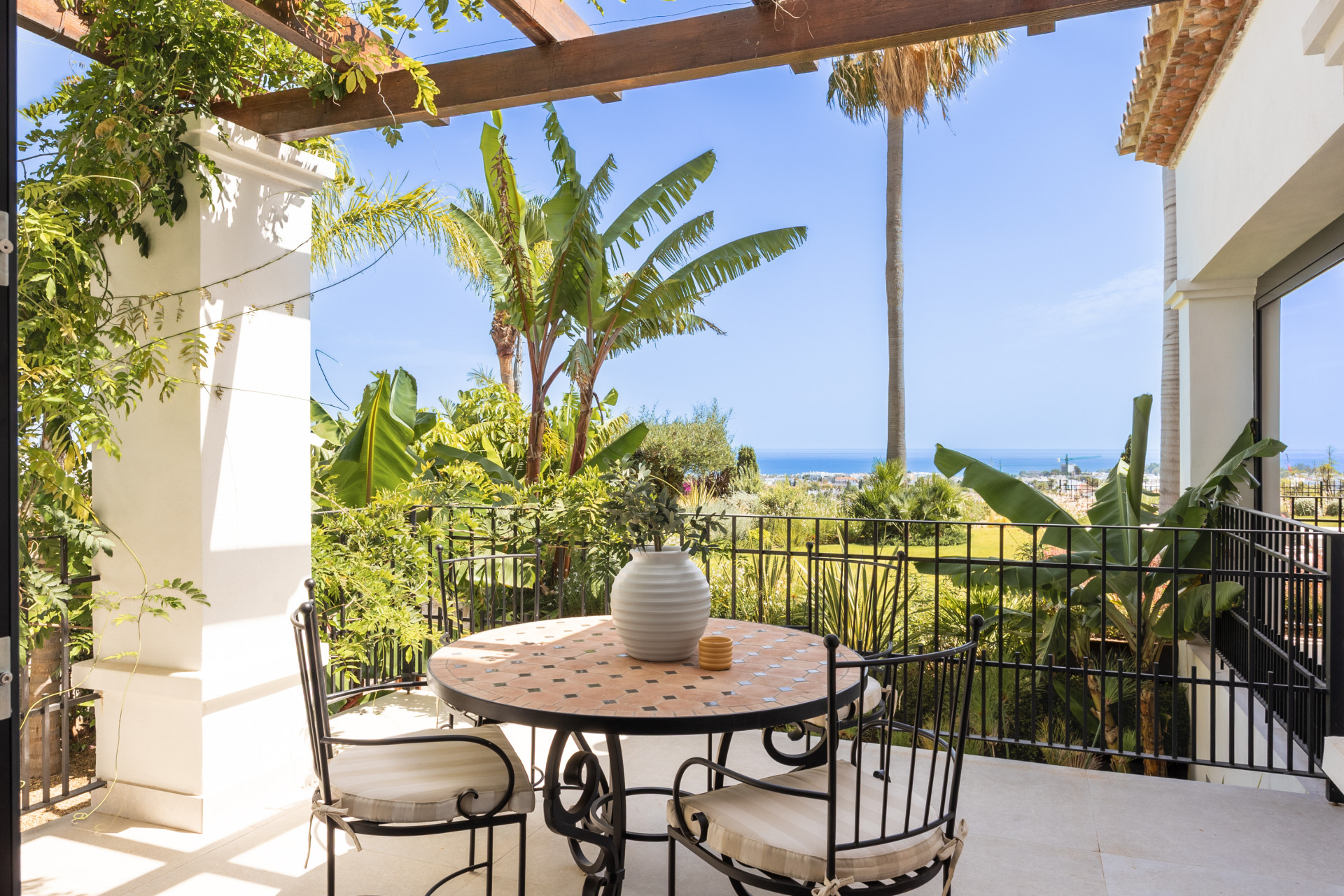 Exquisite Modern Andalusian Masterpiece with Panoramic Sea Views – Los Flamingos, Benahavís · Photo 35