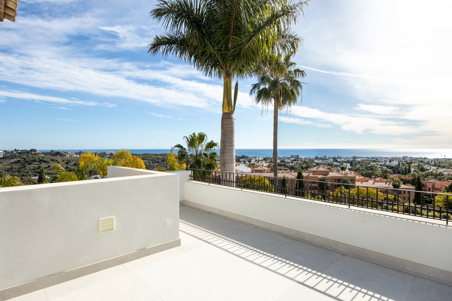 Exquisite Modern Andalusian Masterpiece with Panoramic Sea Views – Los Flamingos, Benahavís · Photo 29