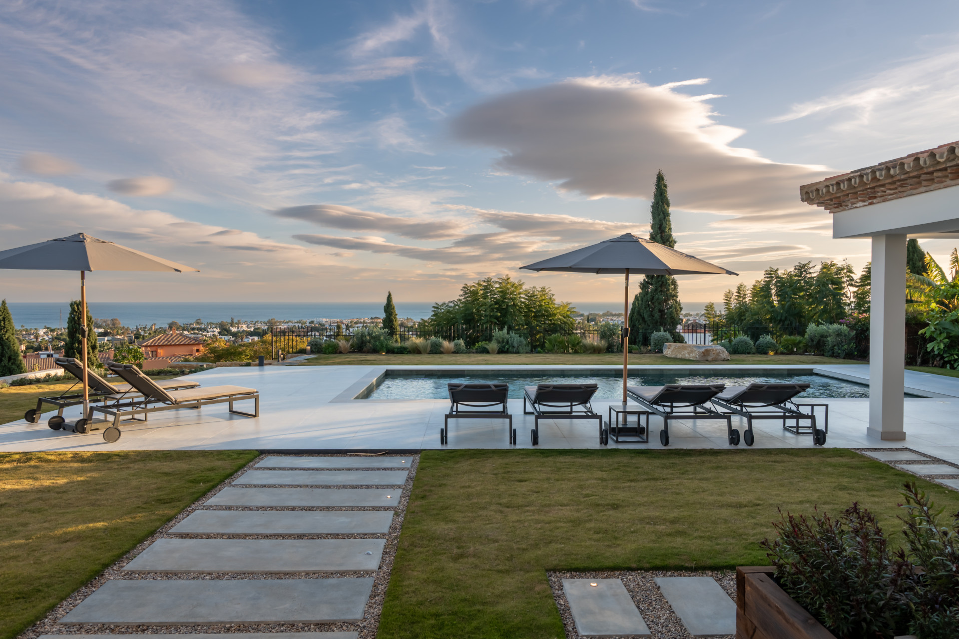 Exquisite Modern Andalusian Masterpiece with Panoramic Sea Views – Los Flamingos, Benahavís · Photo 38