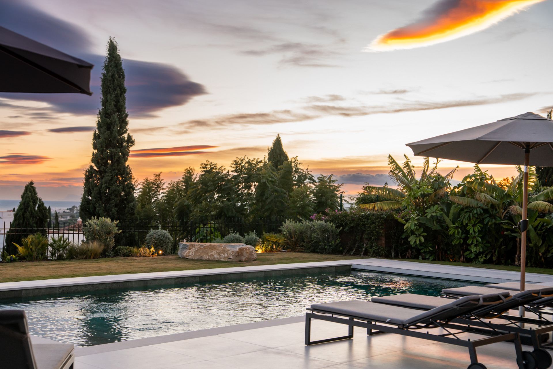 Exquisite Modern Andalusian Masterpiece with Panoramic Sea Views – Los Flamingos, Benahavís · Photo 40