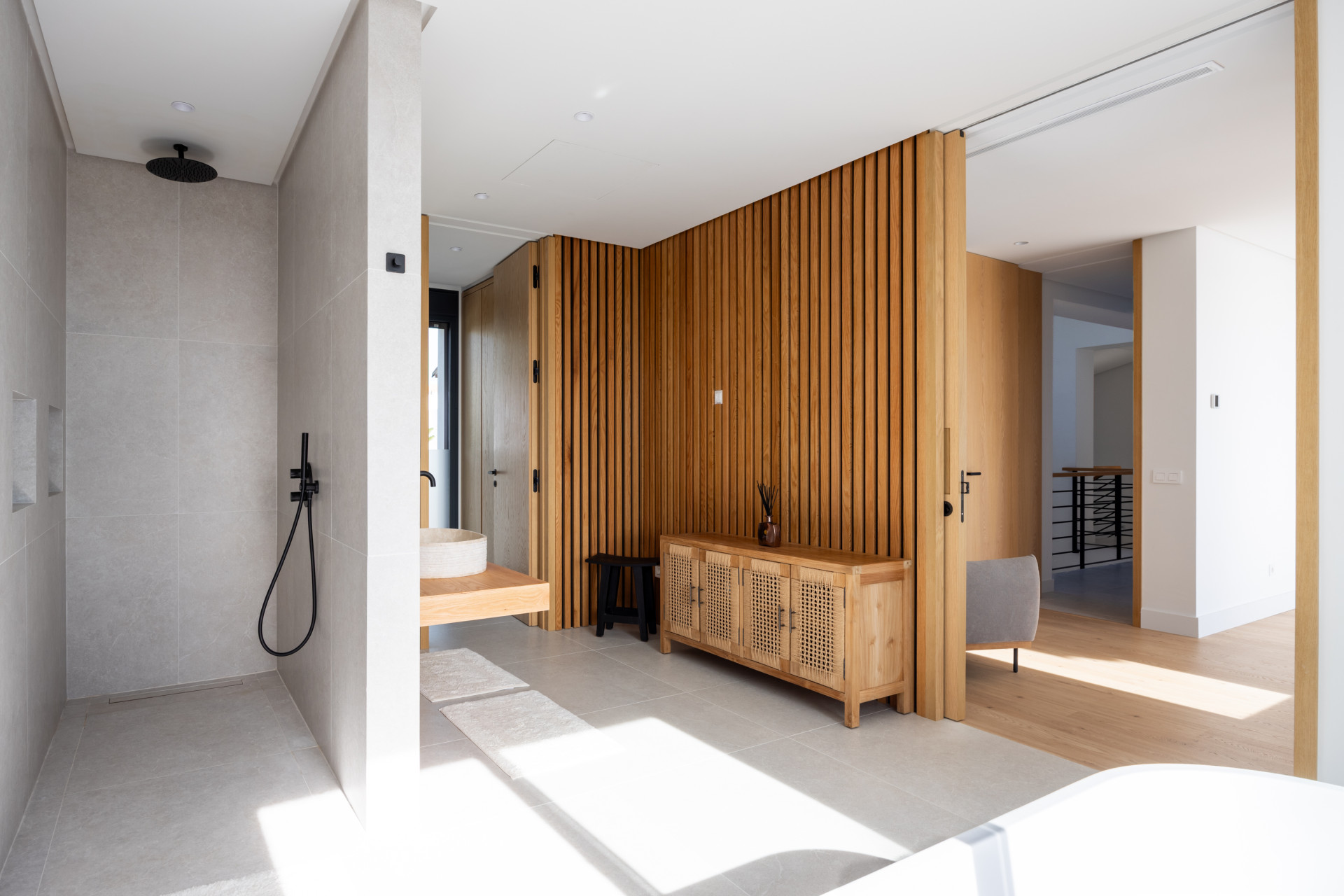 Exquisite Modern Andalusian Masterpiece with Panoramic Sea Views – Los Flamingos, Benahavís · Photo 15
