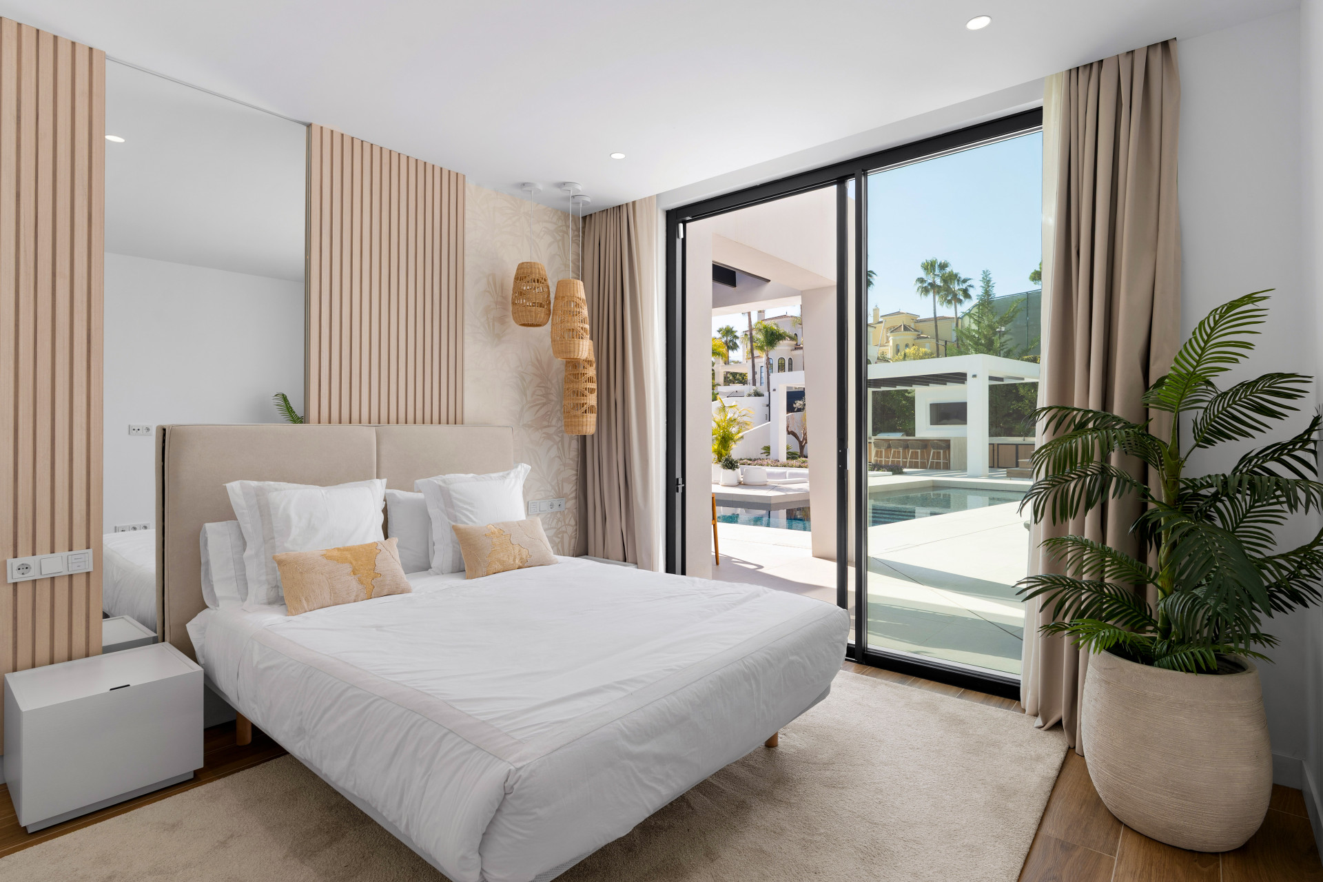 Moderní vila se 6 ložnicemi a bazénem u golfového klubu Los Naranjos, Nueva Andalucía · Fotografie 18