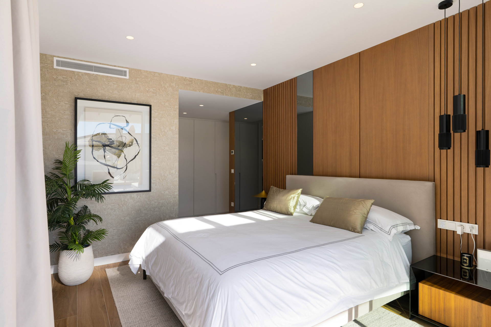 Moderní vila se 6 ložnicemi a bazénem u golfového klubu Los Naranjos, Nueva Andalucía · Fotografie 14