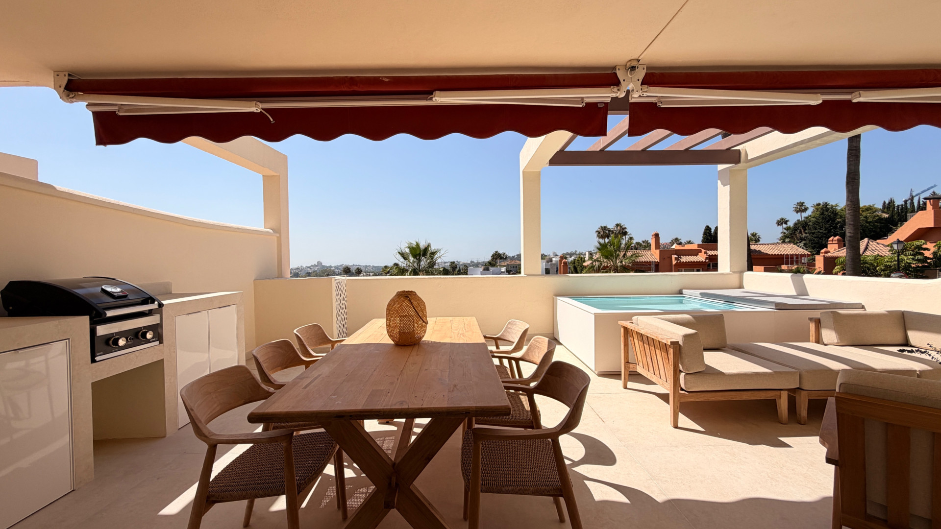 Renovated 3 Bedroom Apartment with sea & mountain views in Nueva Andalucía · Photo 23