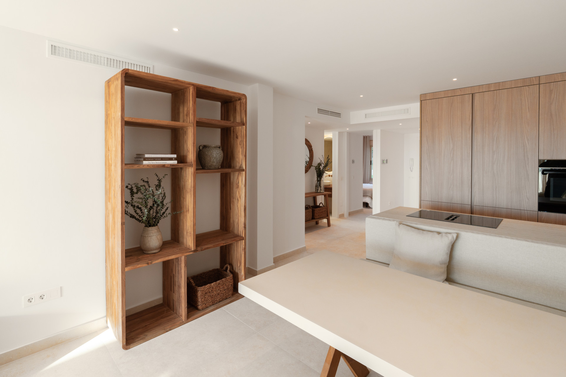 Renovated 3 Bedroom Apartment with sea & mountain views in Nueva Andalucía · Photo 11