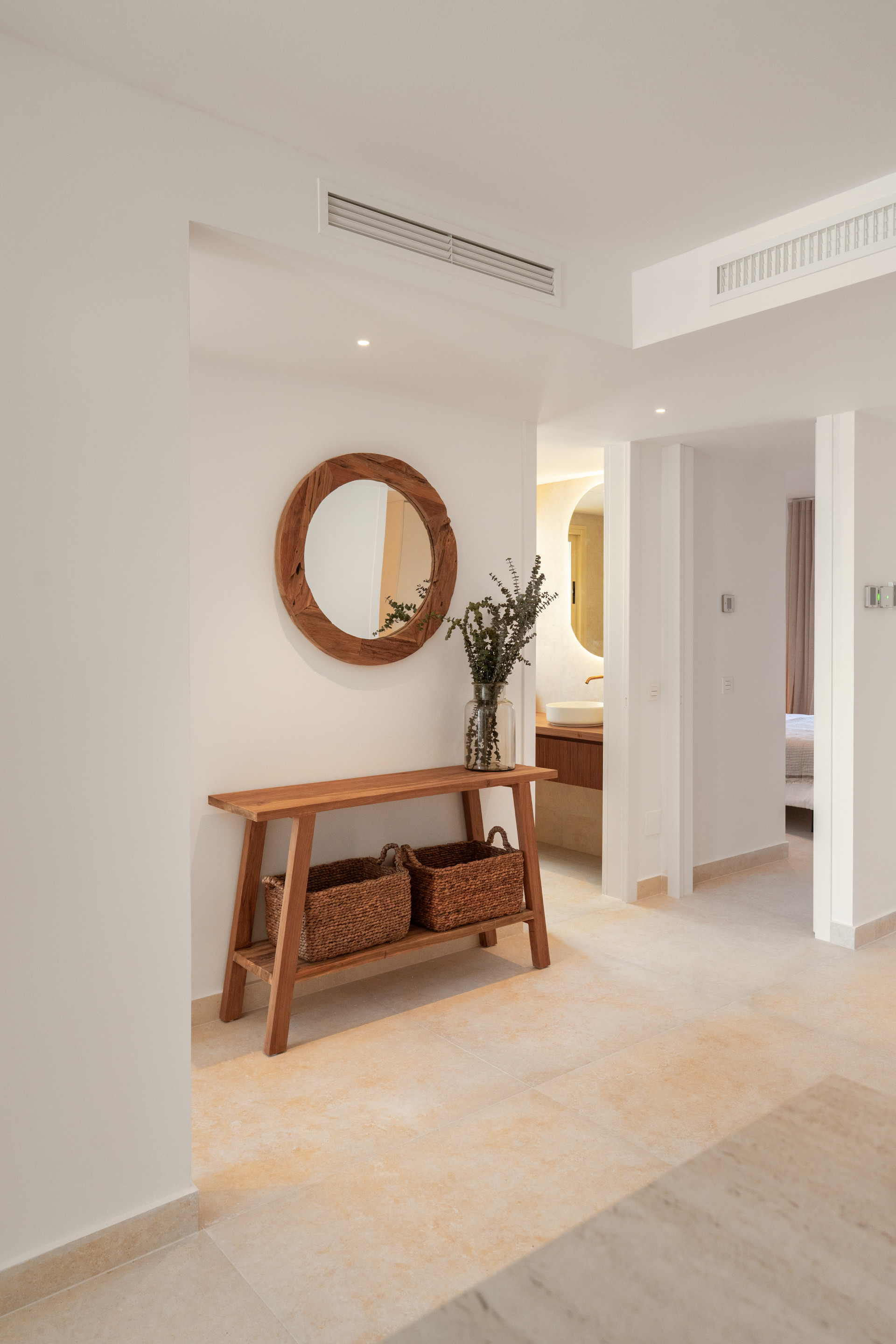 Renovated 3 Bedroom Apartment with sea & mountain views in Nueva Andalucía · Photo 10