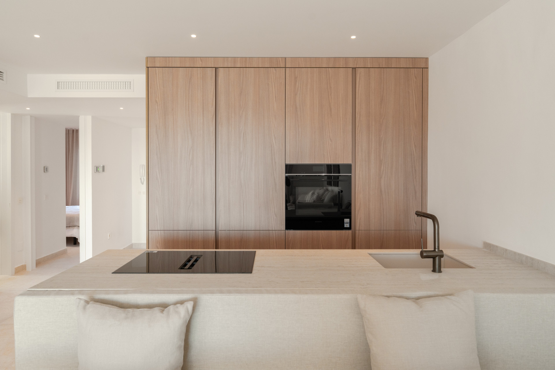 Renovated 3 Bedroom Apartment with sea & mountain views in Nueva Andalucía · Photo 14