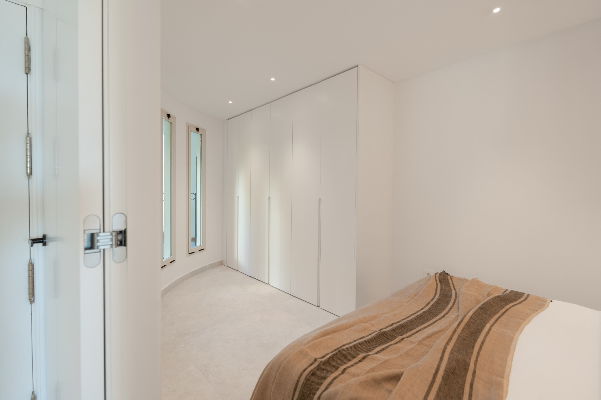 Renovated 3 Bedroom Apartment with sea & mountain views in Nueva Andalucía · Photo 43