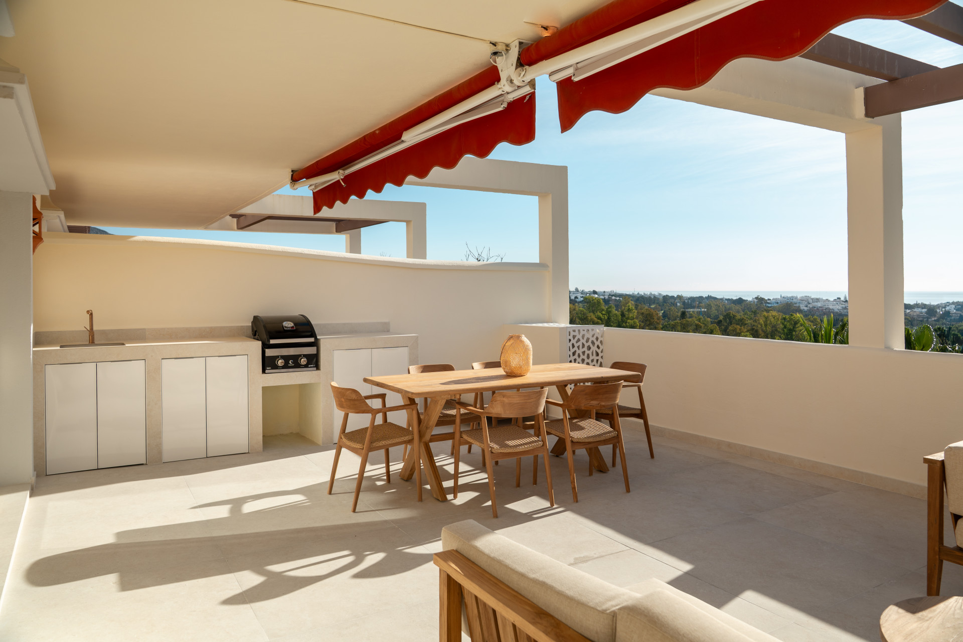 Renovated 3 Bedroom Apartment with sea & mountain views in Nueva Andalucía · Photo 28