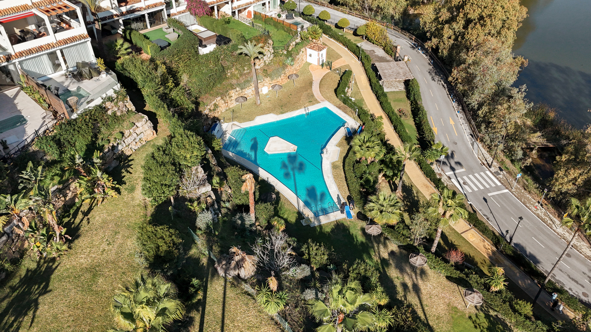 Renovated 3 Bedroom Apartment with sea & mountain views in Nueva Andalucía · Photo 48