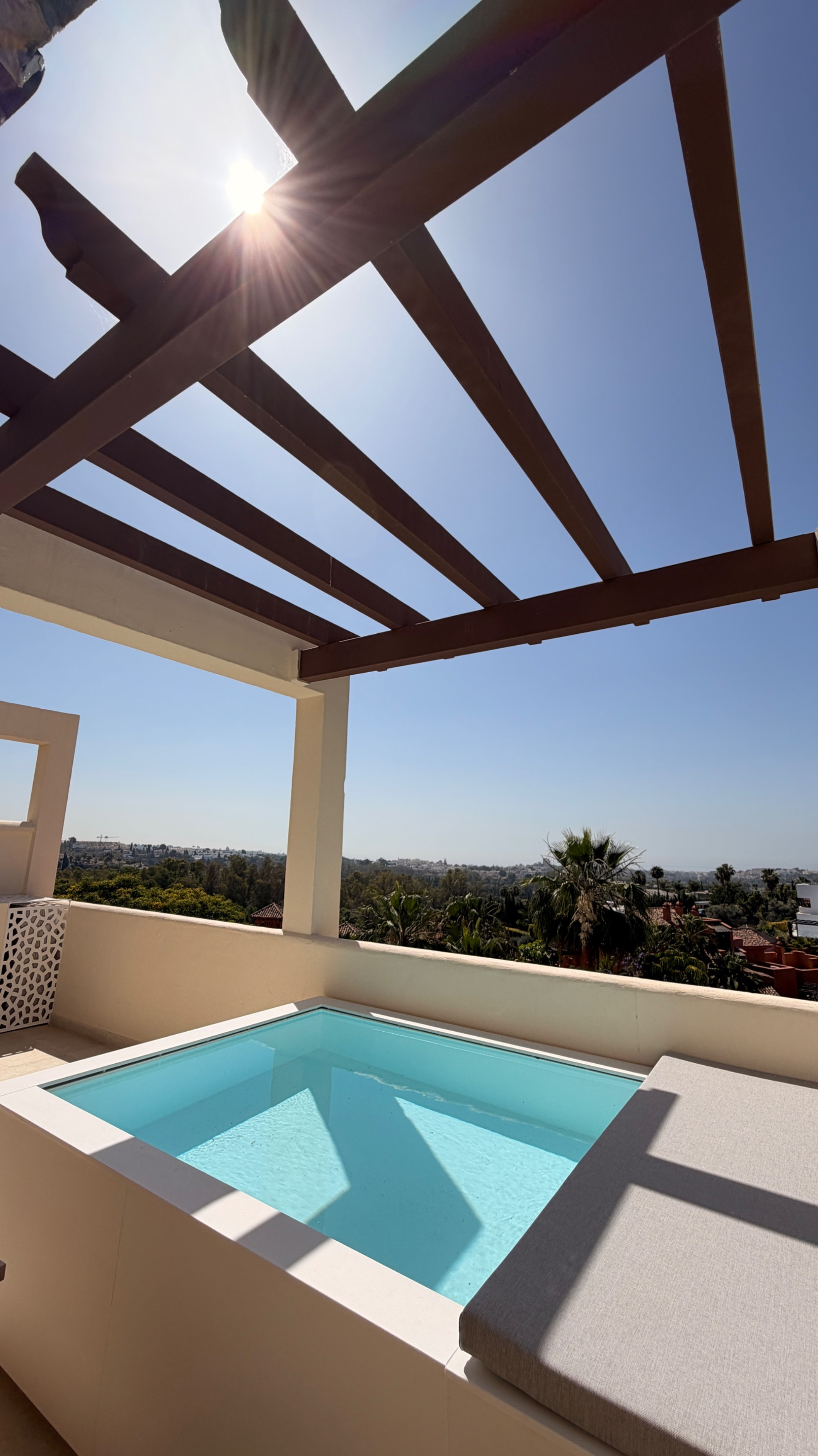 Renovated 3 Bedroom Apartment with sea & mountain views in Nueva Andalucía · Photo 30