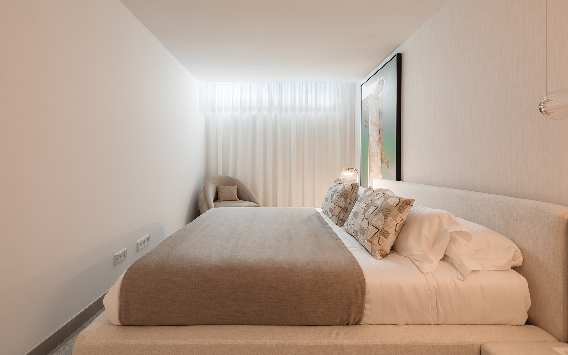 Modern 5-Bedroom Villa for Sale in El Paraíso, New Golden Mile, Marbella · Photo 18