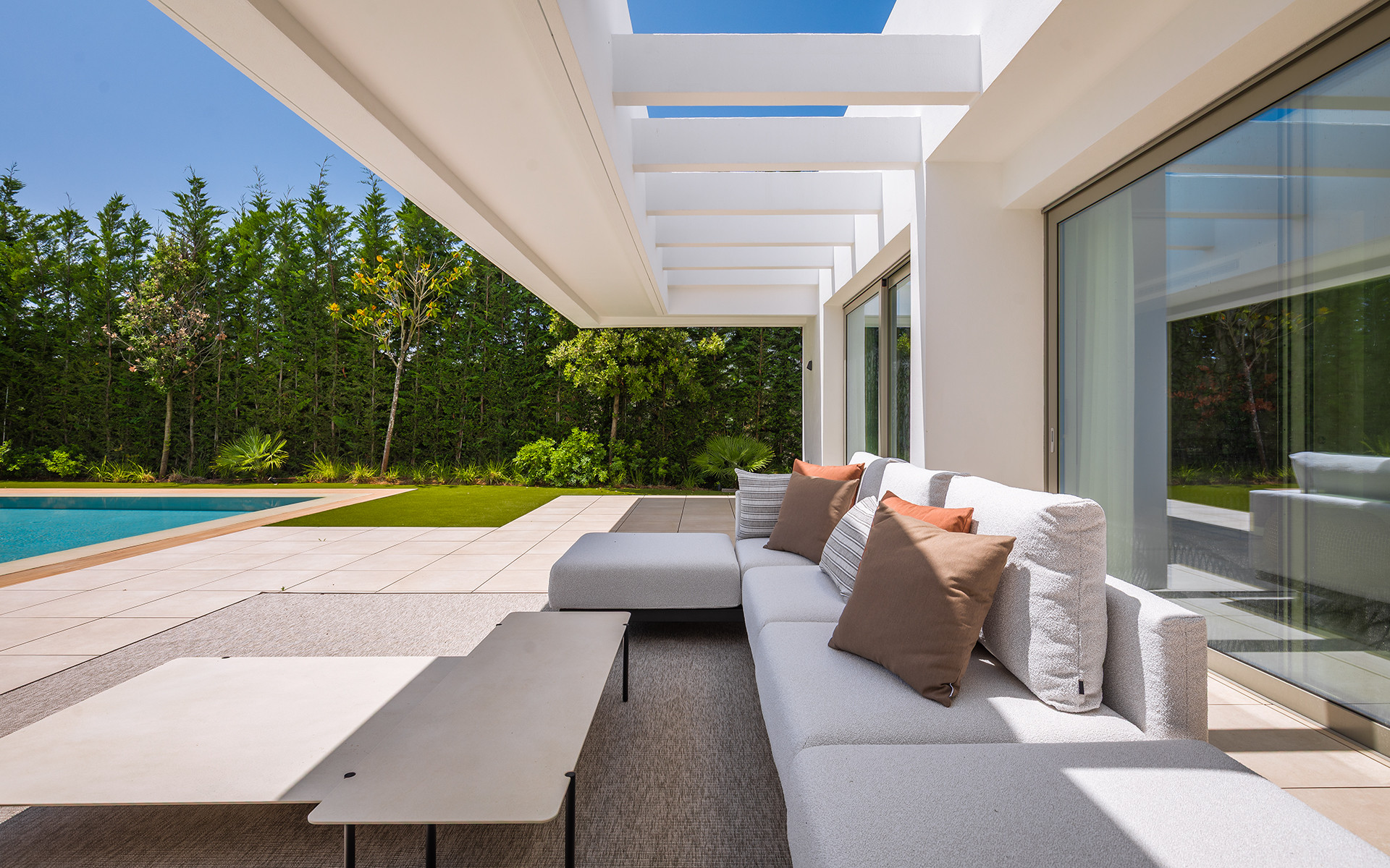 Modern 5-Bedroom Villa for Sale in El Paraíso, New Golden Mile, Marbella · Photo 21