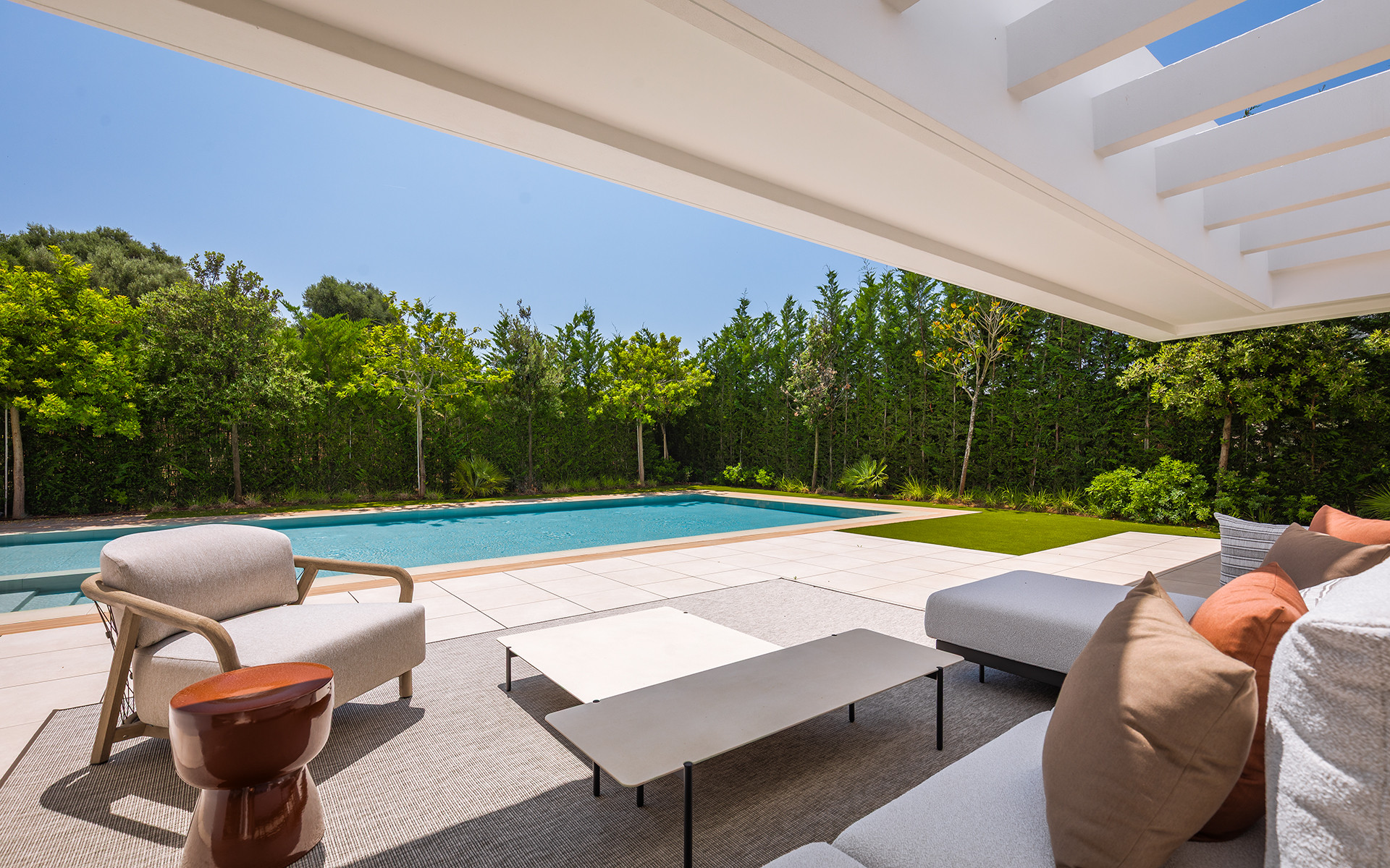 Modern 5-Bedroom Villa for Sale in El Paraíso, New Golden Mile, Marbella · Photo 20