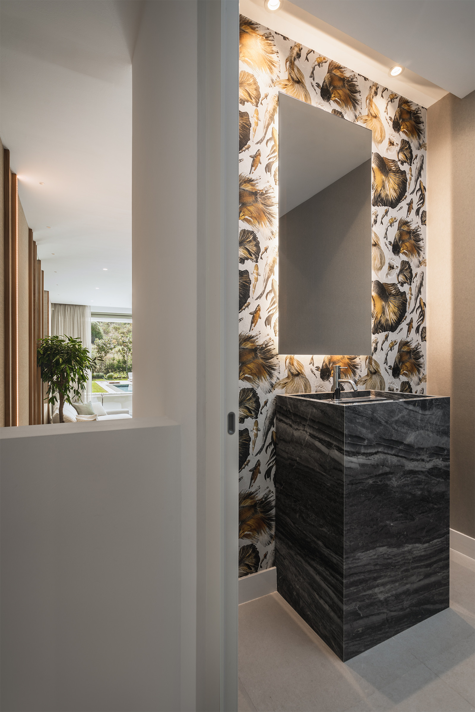 Contemporary Villa for Sale in El Paraíso, New Golden Mile, Marbella · Photo 16