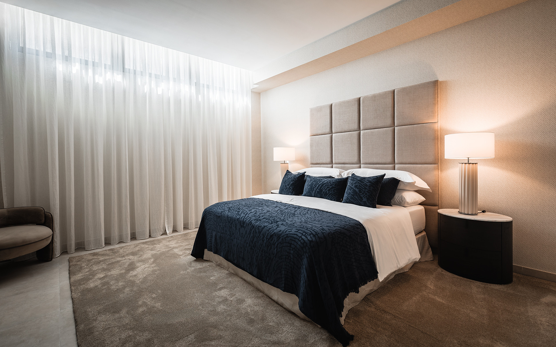 Elegant Contemporary Villa with 5 En-Suite Bedrooms in El Paraíso, New Golden Mile, Marbella · Photo 23