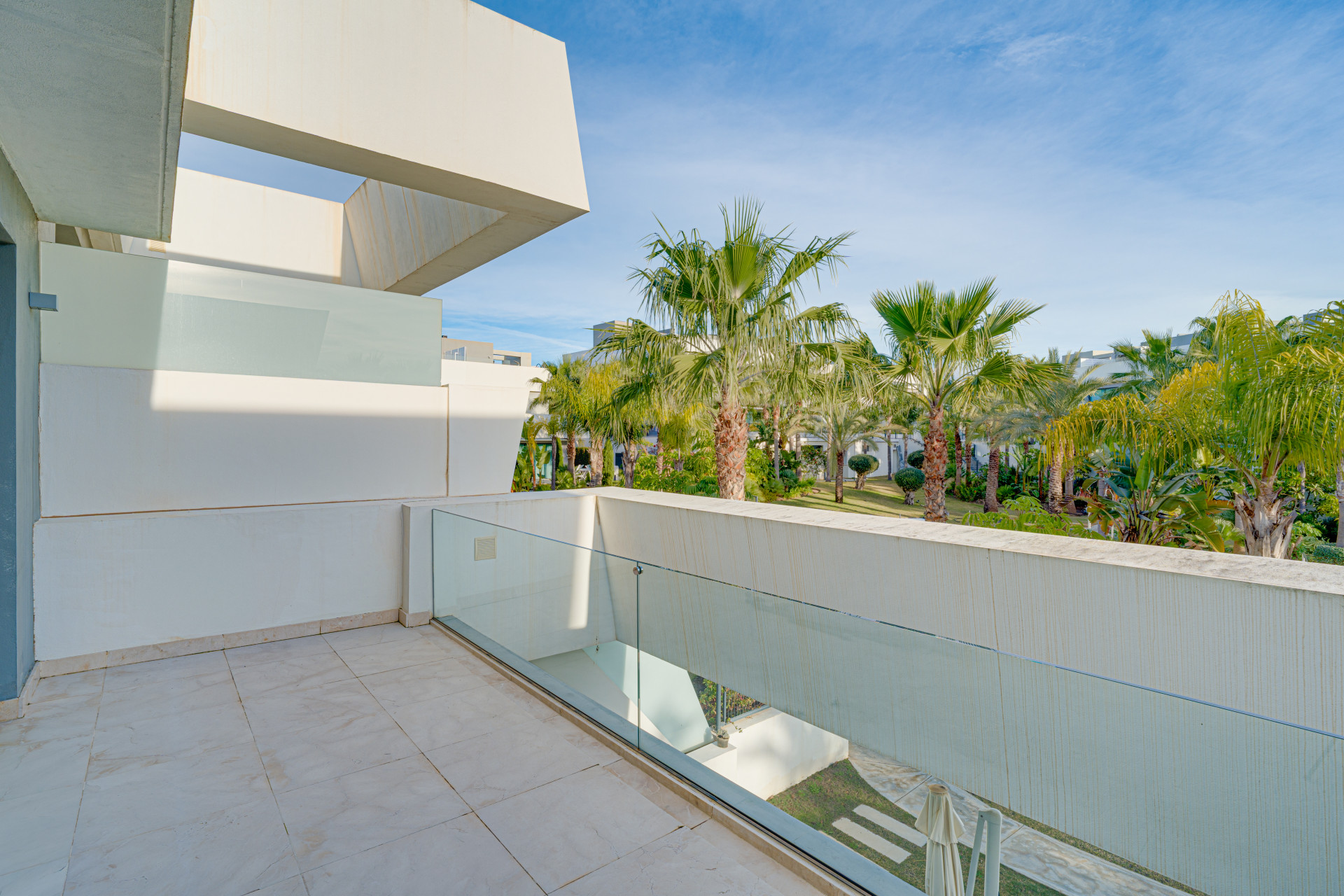Exceptional four-bedroom townhouse located in an exclusive gated community in La Cala De Mijas · Photo 23
