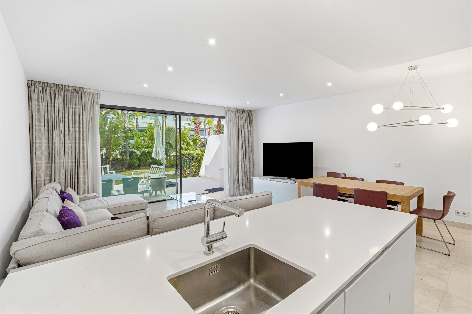 Exceptional four-bedroom townhouse located in an exclusive gated community in La Cala De Mijas · Photo 9