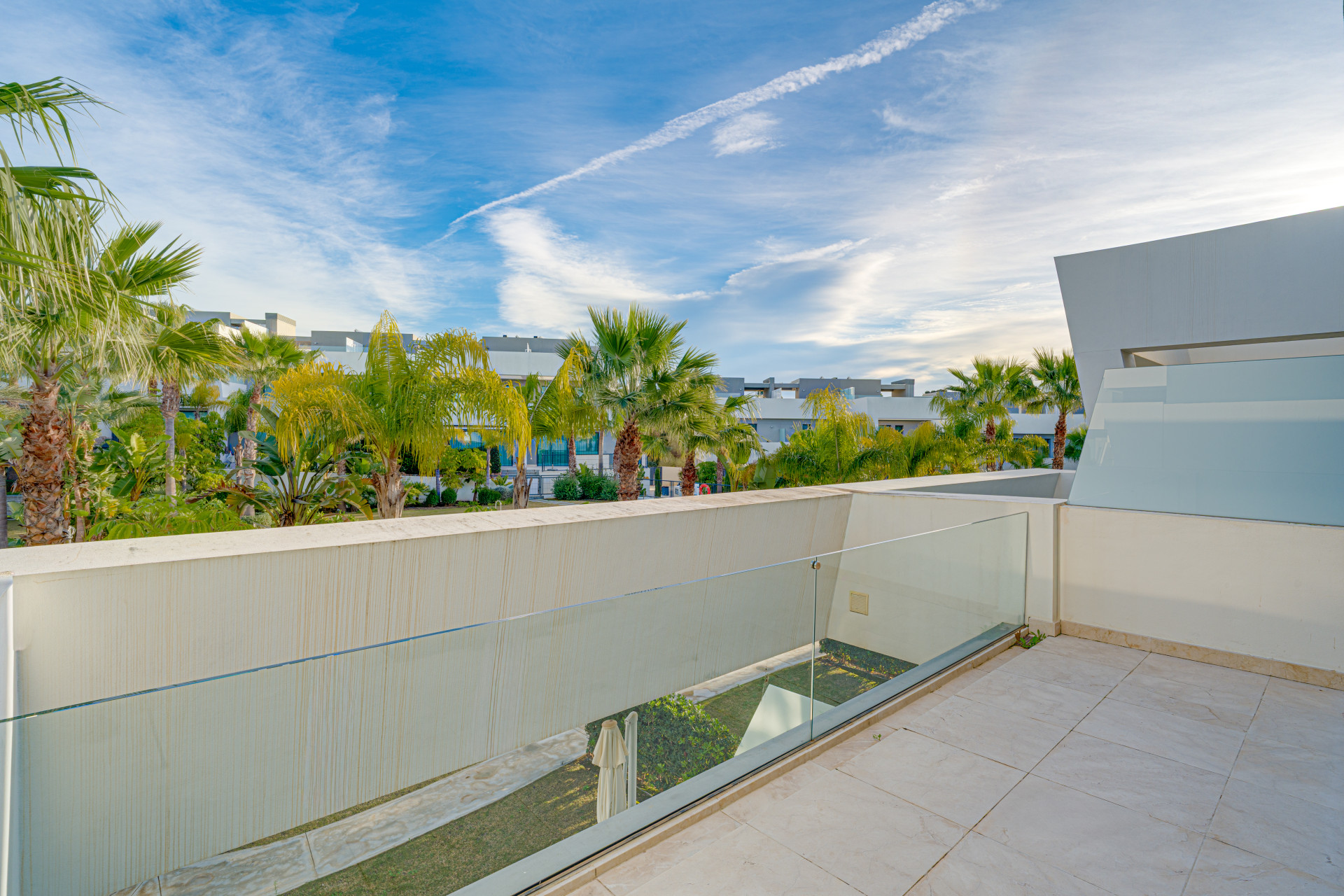 Exceptional four-bedroom townhouse located in an exclusive gated community in La Cala De Mijas · Photo 27