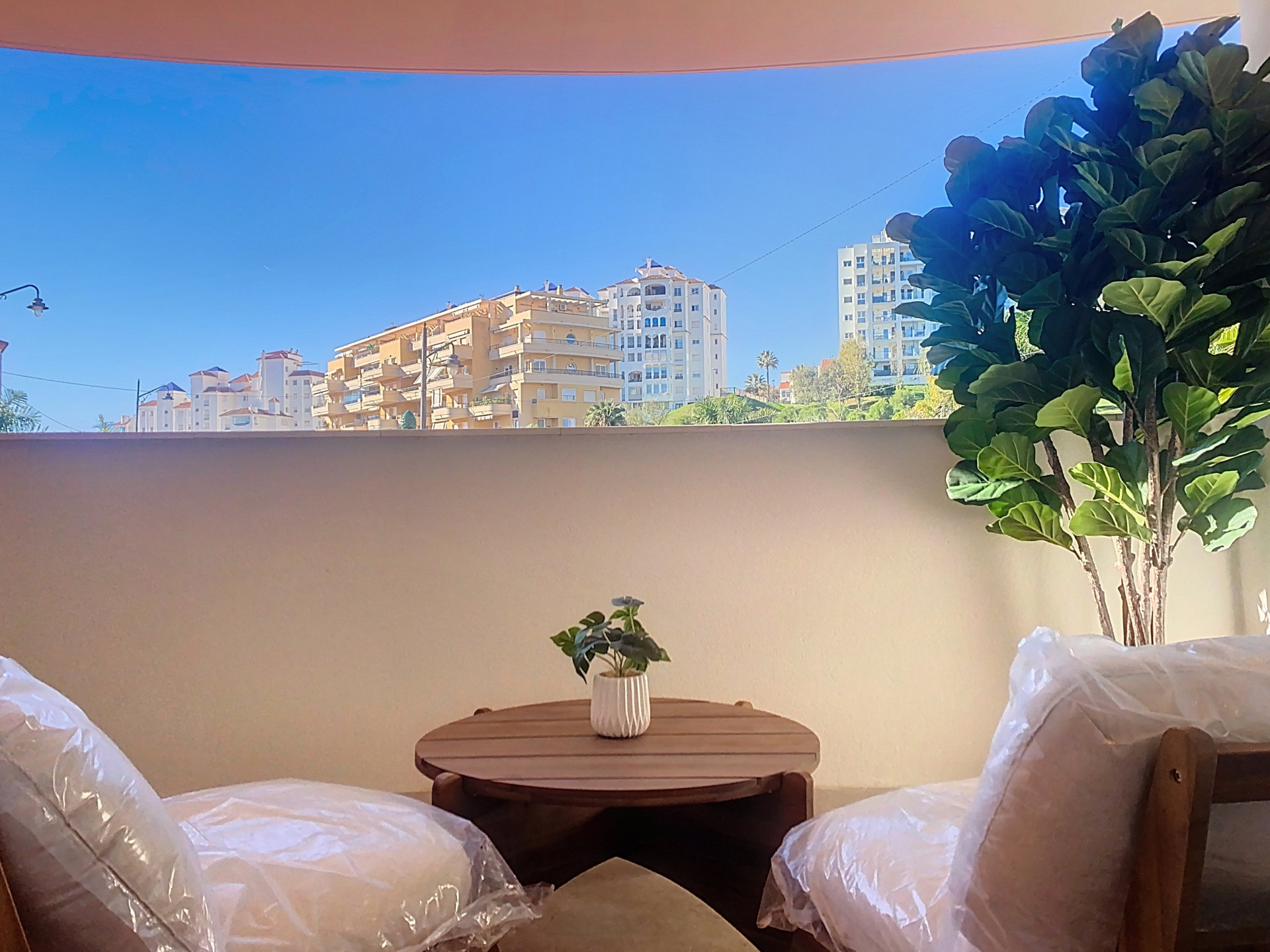 Fully Renovated and Furnished 3-Bedroom Apartment – Puerto de Estepona · Photo 31