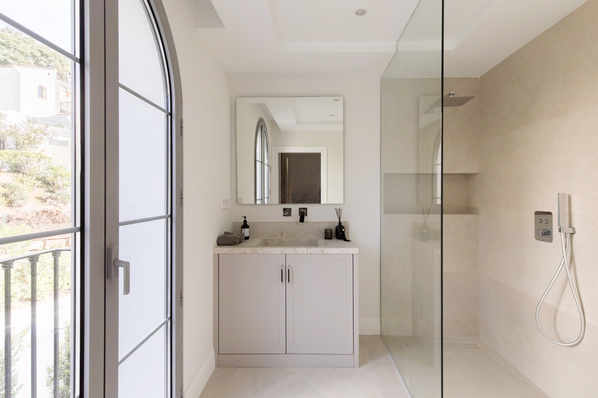 Refined contemporary residence set within the prestigious Los Arqueros community in Benahavís · Photo 25
