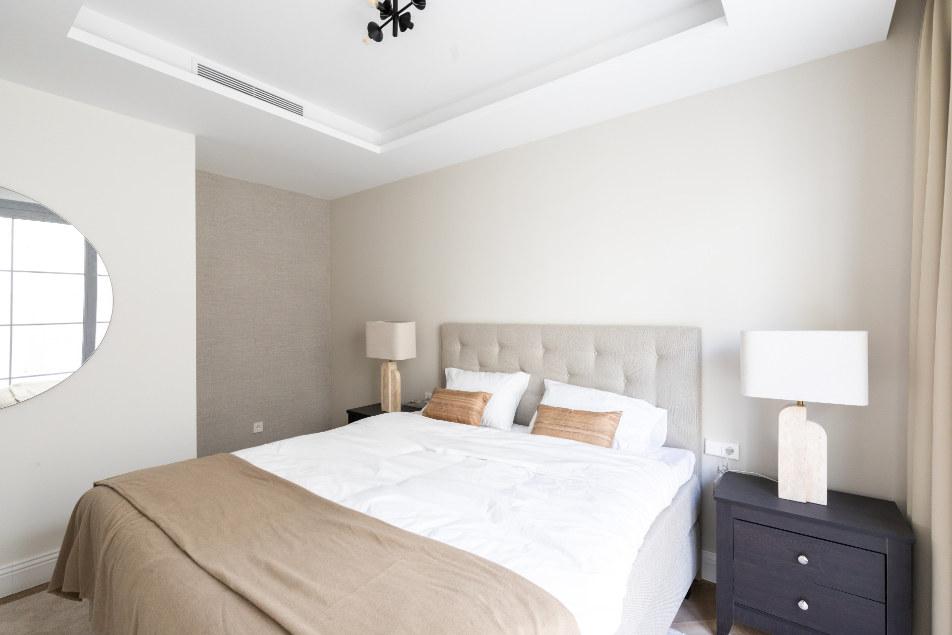 Refined contemporary residence set within the prestigious Los Arqueros community in Benahavís · Photo 24