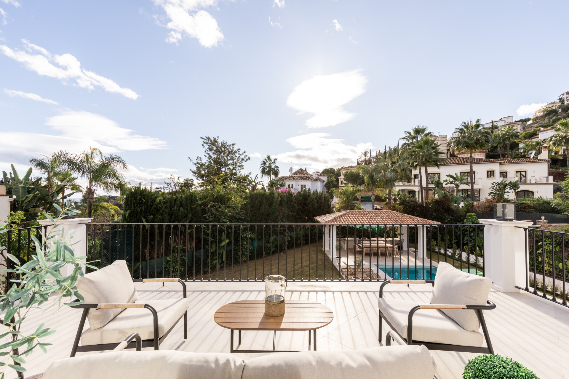 Refined contemporary residence set within the prestigious Los Arqueros community in Benahavís · Photo 32