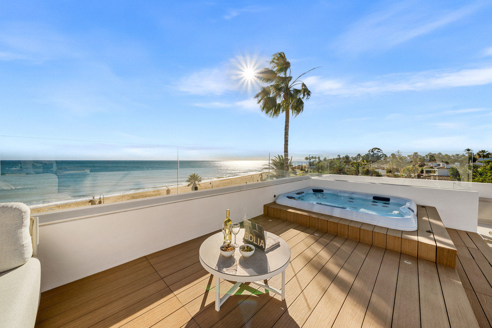 Contemporary Beachfront Masterpiece with Panoramic Sea Views – New Golden Mile · Photo 16