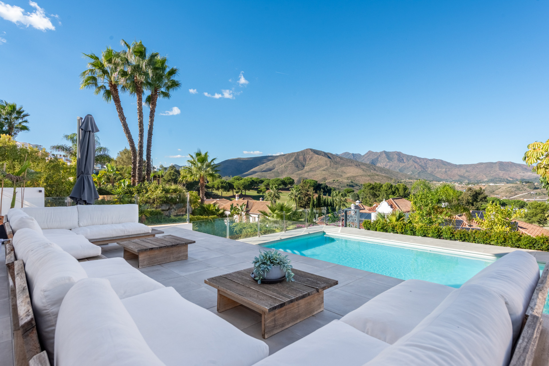Exclusive Golf Lifestyle Villa with Panoramic Views in La Cala Golf · Photo 38