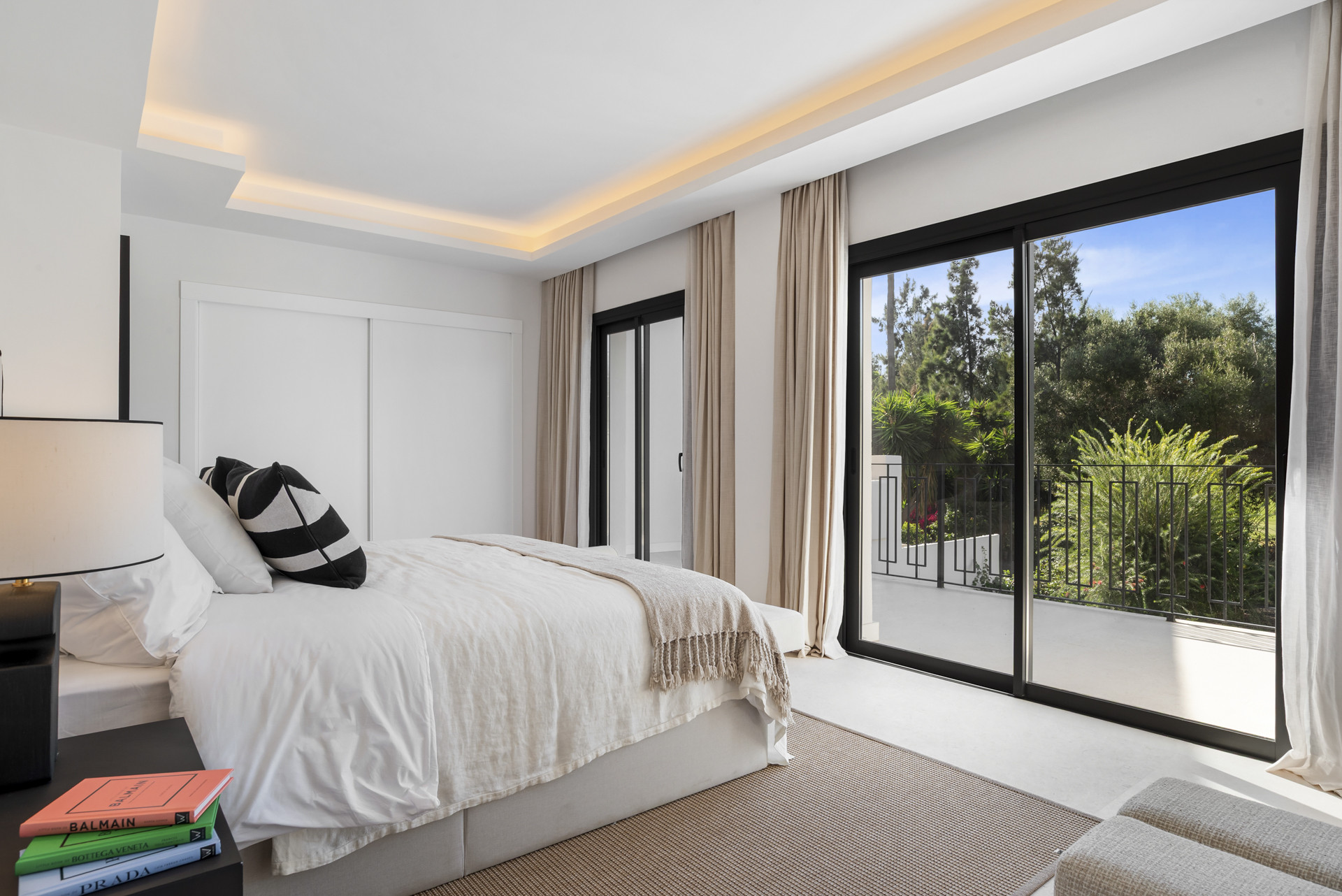 Luxury Frontline Golf Townhouse in Los Olivos, Nueva Andalucía · Photo 12