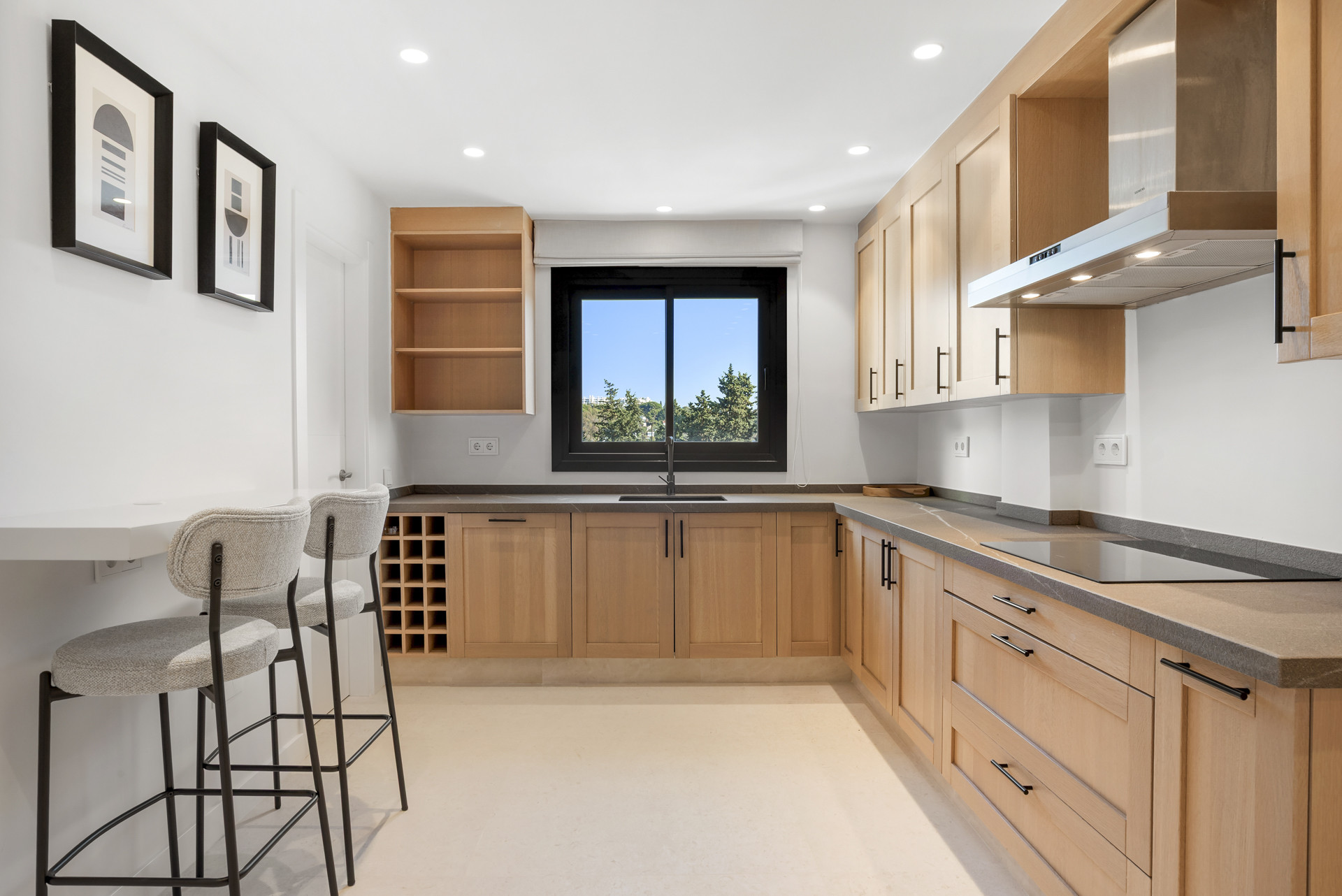 Luxury Frontline Golf Townhouse in Los Olivos, Nueva Andalucía · Photo 8